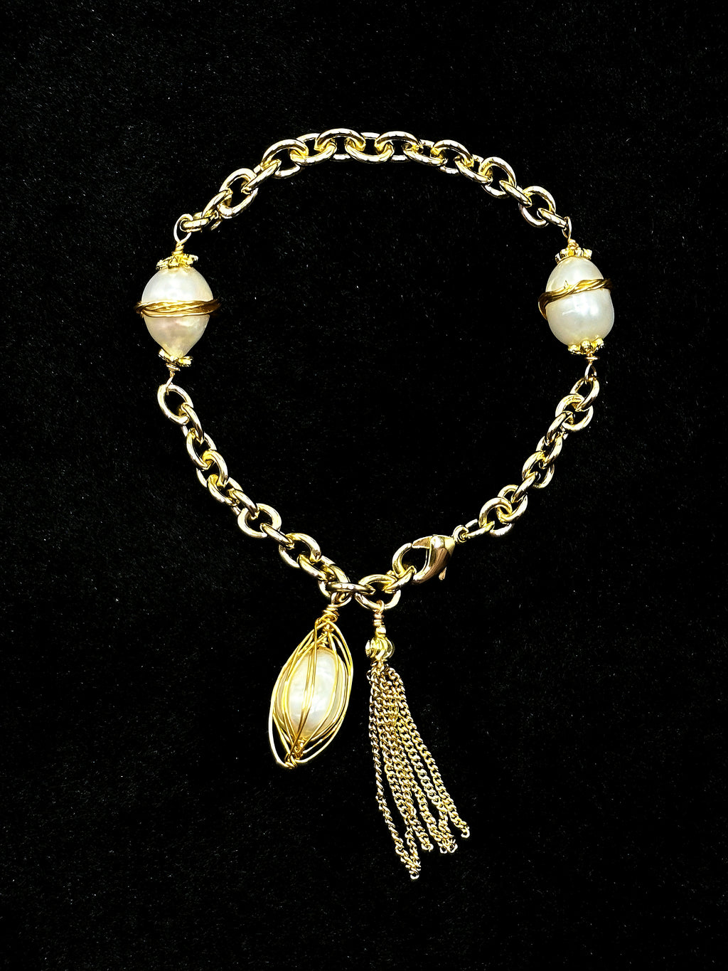 TT original-Bracelet-Women's Gold Pearl Bracelet | Chunky-chain vintage design featuring pearls and tassel charms | Elegant, luxurious statement jewelry
