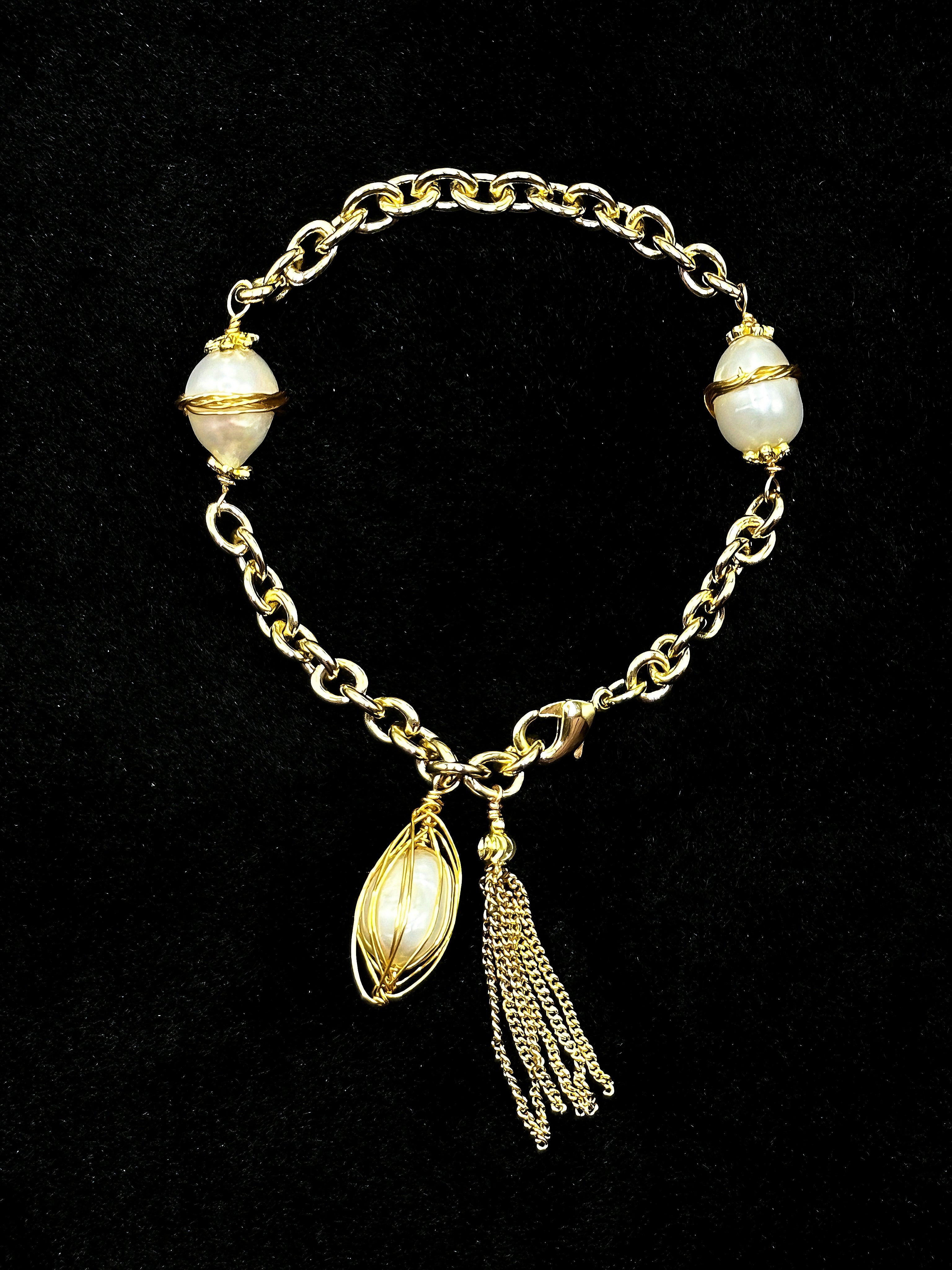 TT original-Bracelet-Women's Gold Pearl Bracelet | Chunky-chain vintage design featuring pearls and tassel charms | Elegant, luxurious statement jewelry