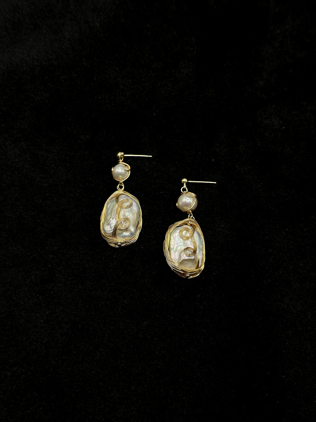 TT original-earring-Exquisite irregular baroque pearl pendant earrings | Elegant gold wire wrapped pearl stud earrings | Niche handmade design