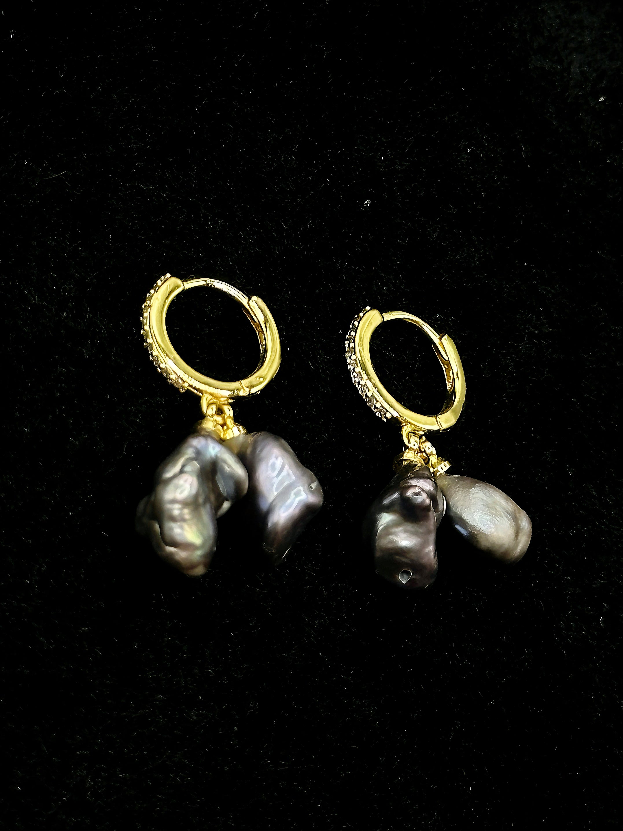 TT original-earring-Exquisite black Baroque pearl earrings | Stylish and sparkling gold earrings | Cool high-street style