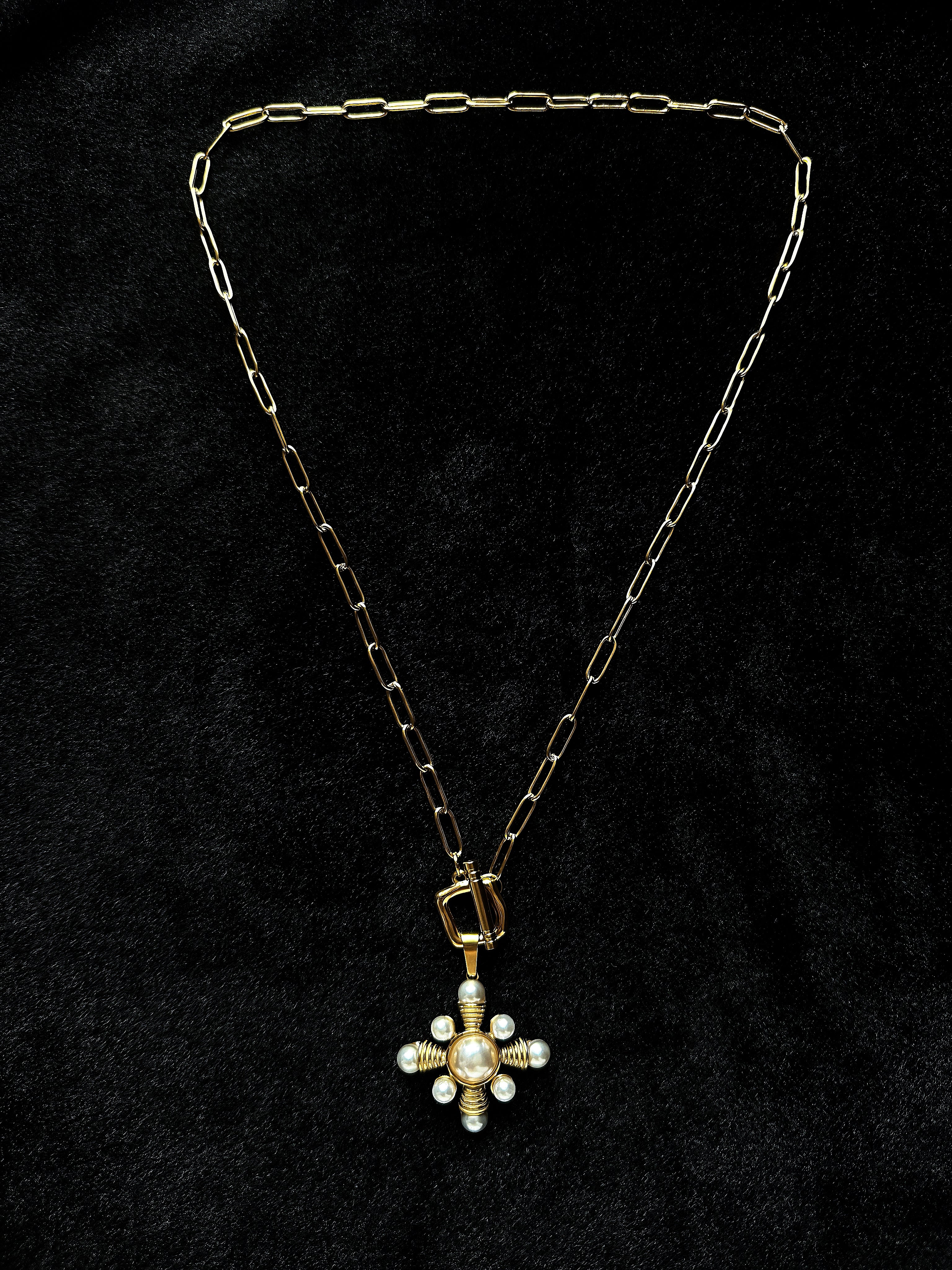 TT original-necklace-French vintage pearl cross necklace | OT clasp design | Sweet and cool pearl necklace | Medieval vintage style | Hepburn style pearl necklace