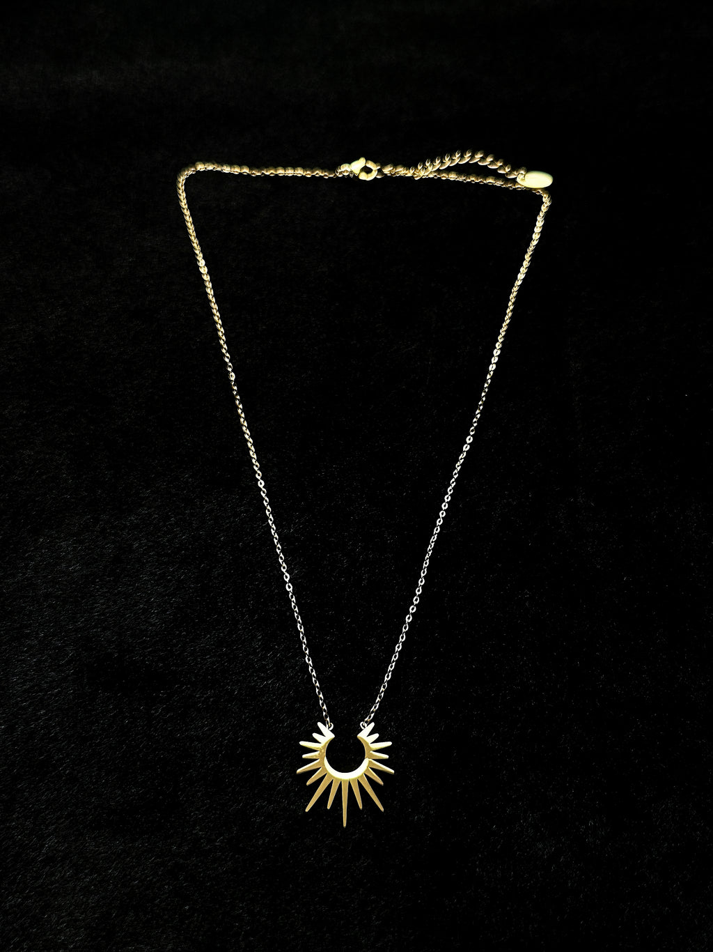 TT original-necklace-Sunburst-shaped choker | European and American style necklace | Versatile work necklace | Minimalist layered necklace