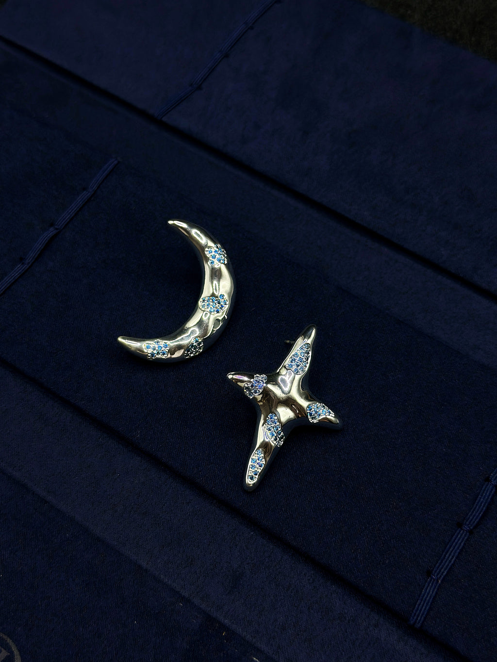 TT original-earring-High-end asymmetrical star and moon earrings | AB style earrings | Romantic cosmic-themed gift | Sweet and cool style | Astrological element earrings