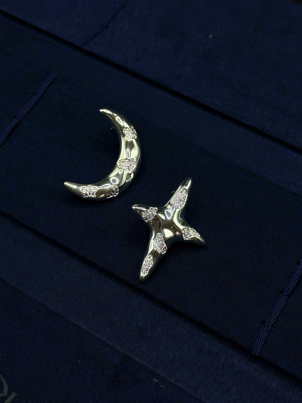 TT original-earring-High-end asymmetrical star and moon earrings | AB style earrings | Romantic cosmic-themed gift | Sweet and cool style | Astrological element earrings