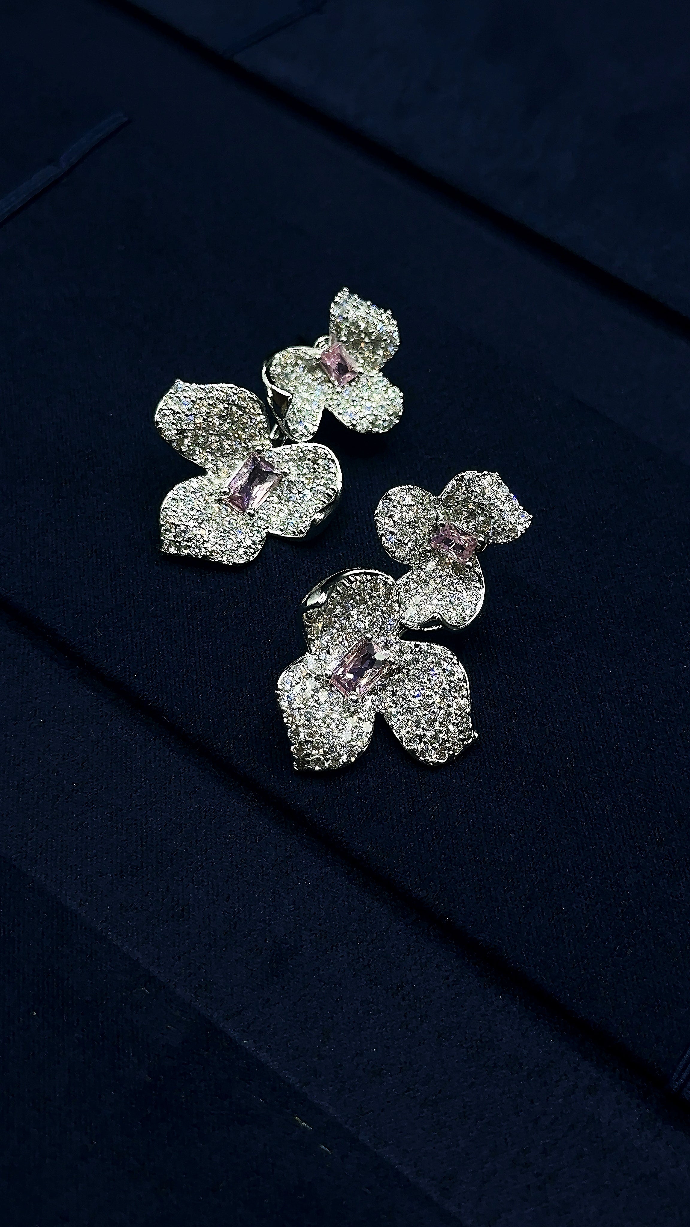 TT original-earring-Fully diamond zircon 3D flower earrings | Niche design with a touch of understated luxury | Intricate craftsmanship yet lightweight | Romantic flower earrings | Suitable for both work and parties