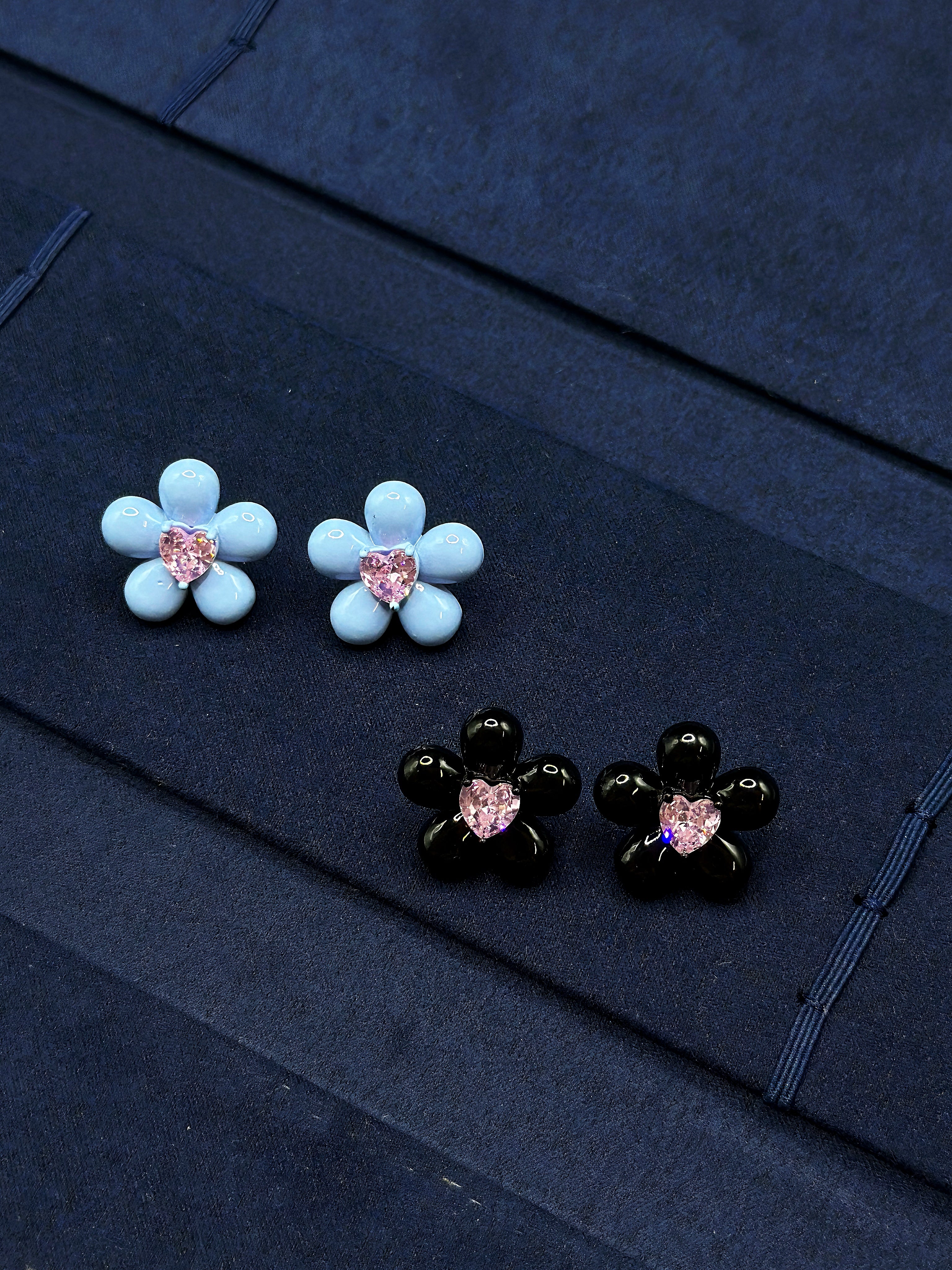 TT original-earring-Light blue petal-shaped heart-shaped pink diamond stud earrings | Sweet, petite, and adorable | Girlish flower earrings | Affordable luxury stud earrings | Korean style, simple and elegant