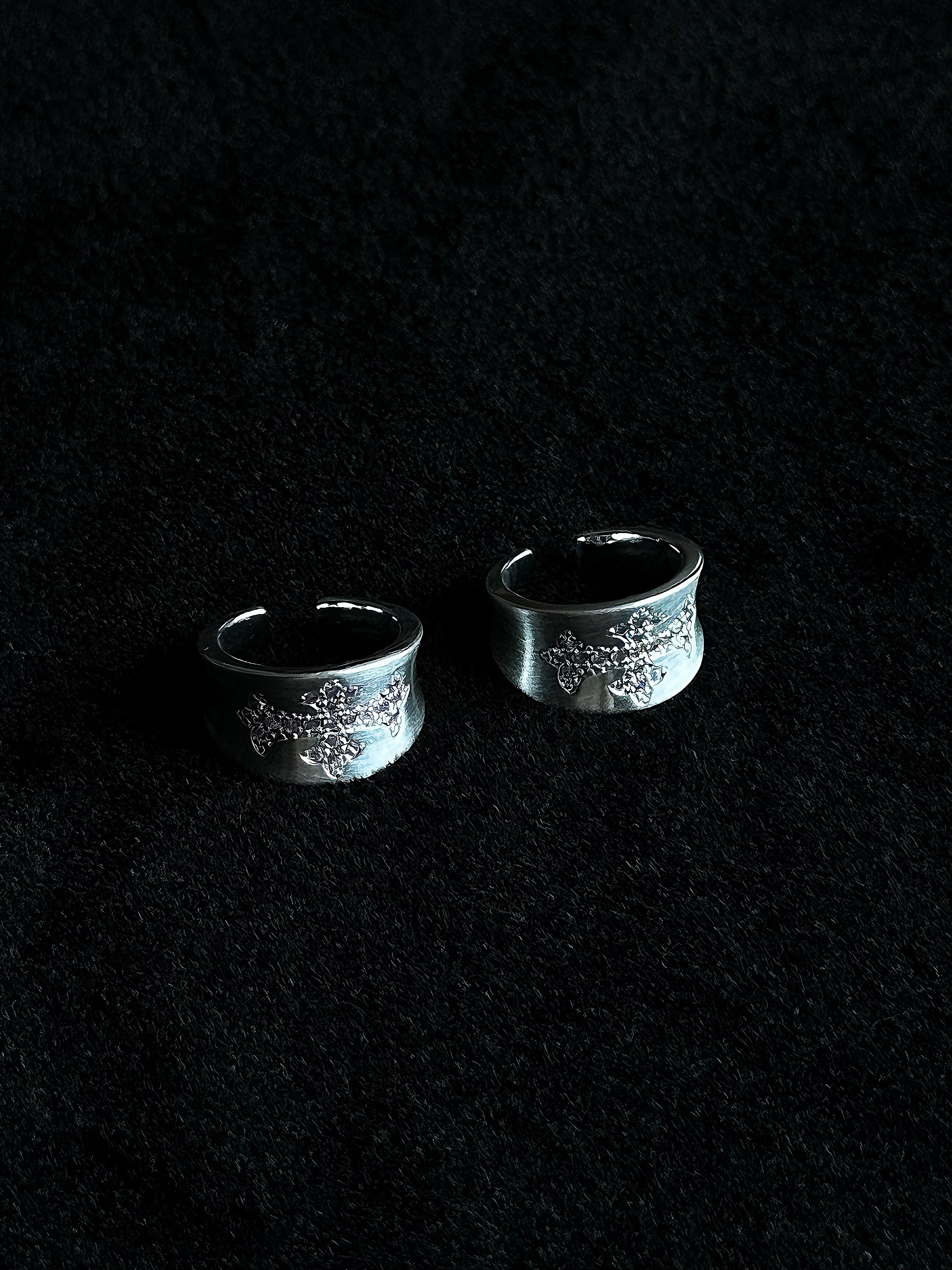 TT original-ring-Dark silver chunky ring | Unisex ring | Wide and unique band | Cross ring | Street style cool ring