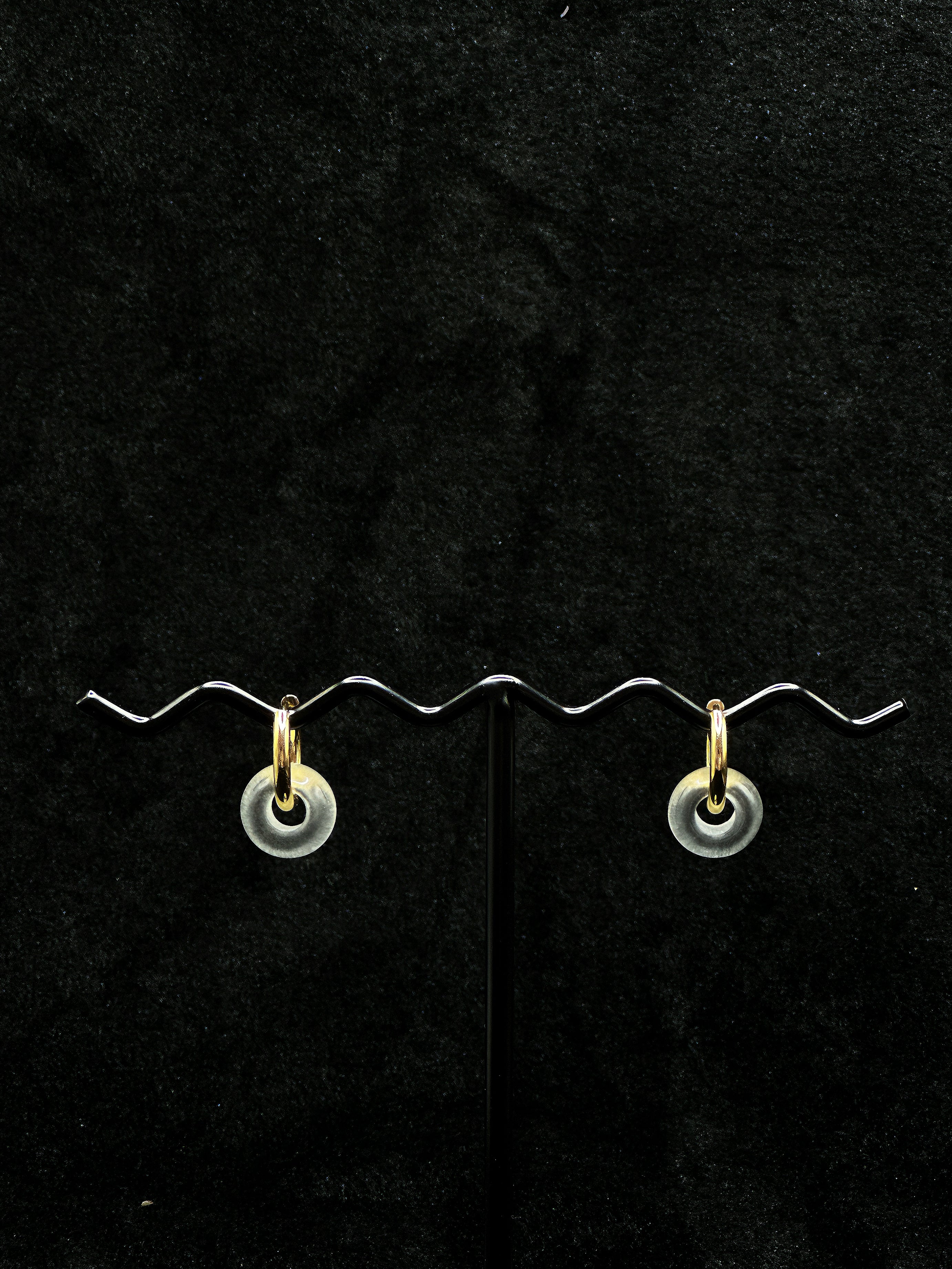 TT original-earring-Minimalist gold hoop earrings | White natural gemstone geometric pendant earrings | Modern jewelry | French elegance