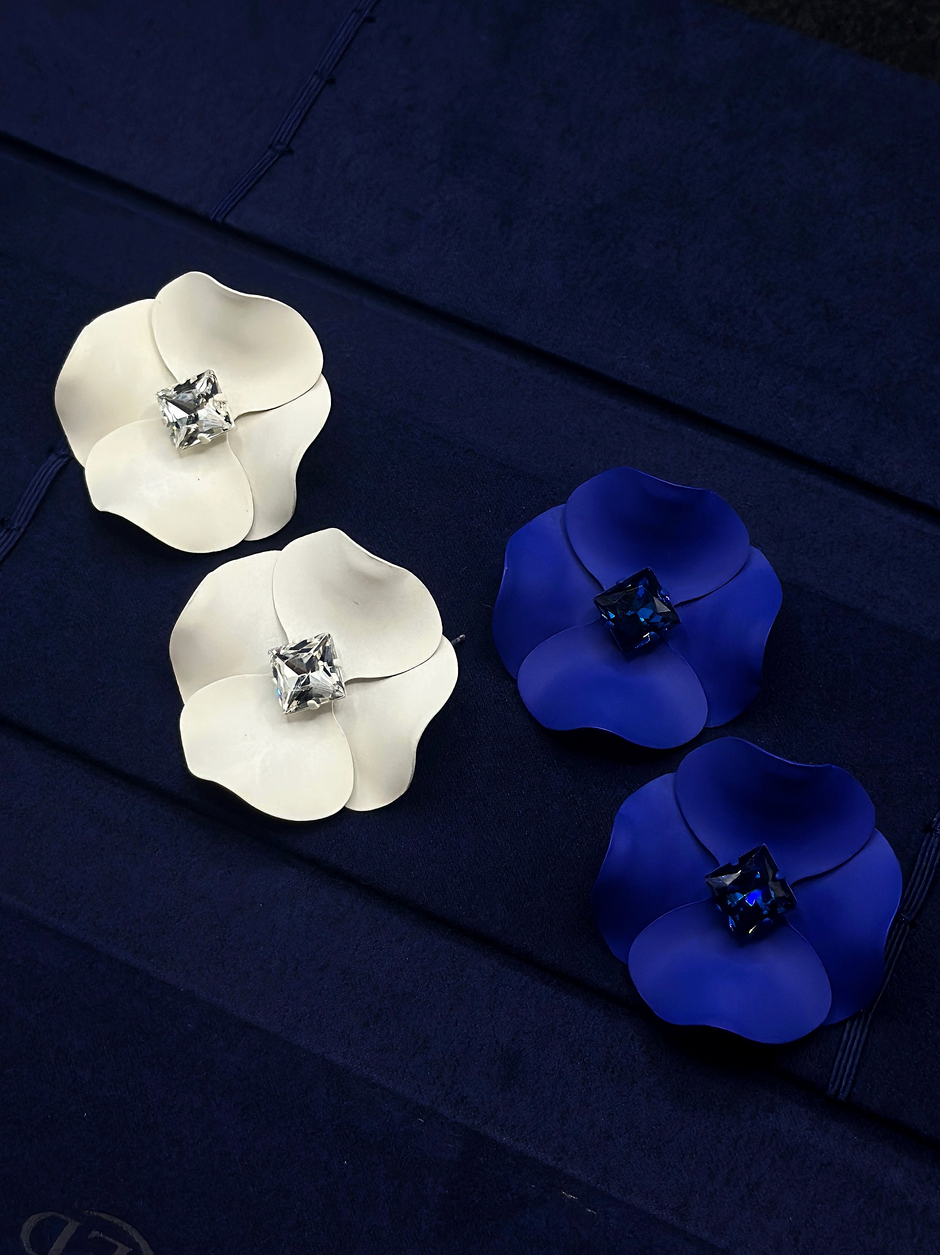 TT original-earring-European-style 3D flower earrings | Petal stud earrings | Bridesmaid evening dress accessories | Medium and large size earrings | High-end accessories