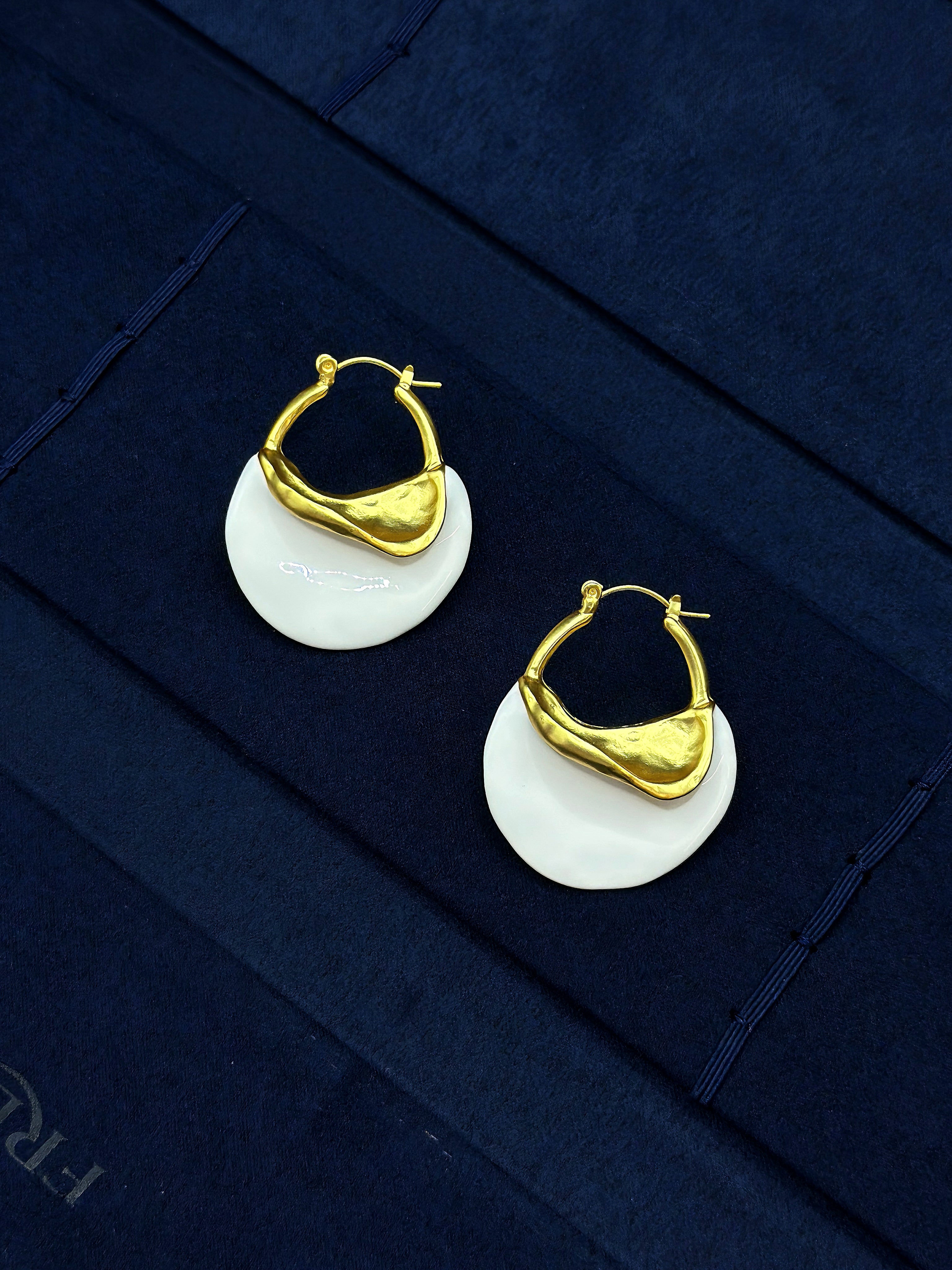 TT original-earring-Gold irregular arc earrings | Niche minimalist earrings | Suitable for commuting, dates, and evening events | Essential for travel, photography, and vacations