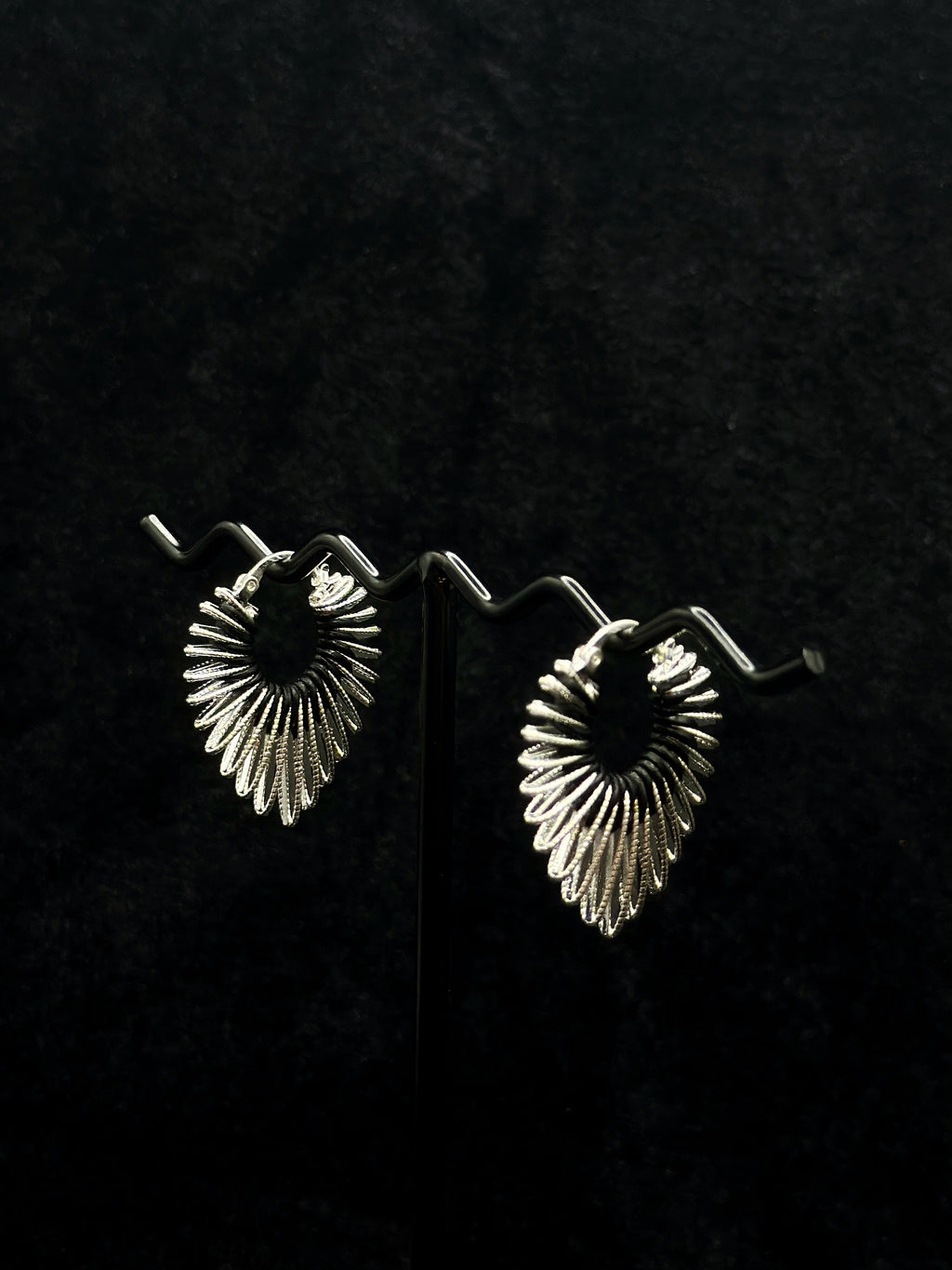 TT original-earring-Heart-shaped geometric earrings | Modern minimalist jewelry | Silver minimalism | Unique handmade jewelry