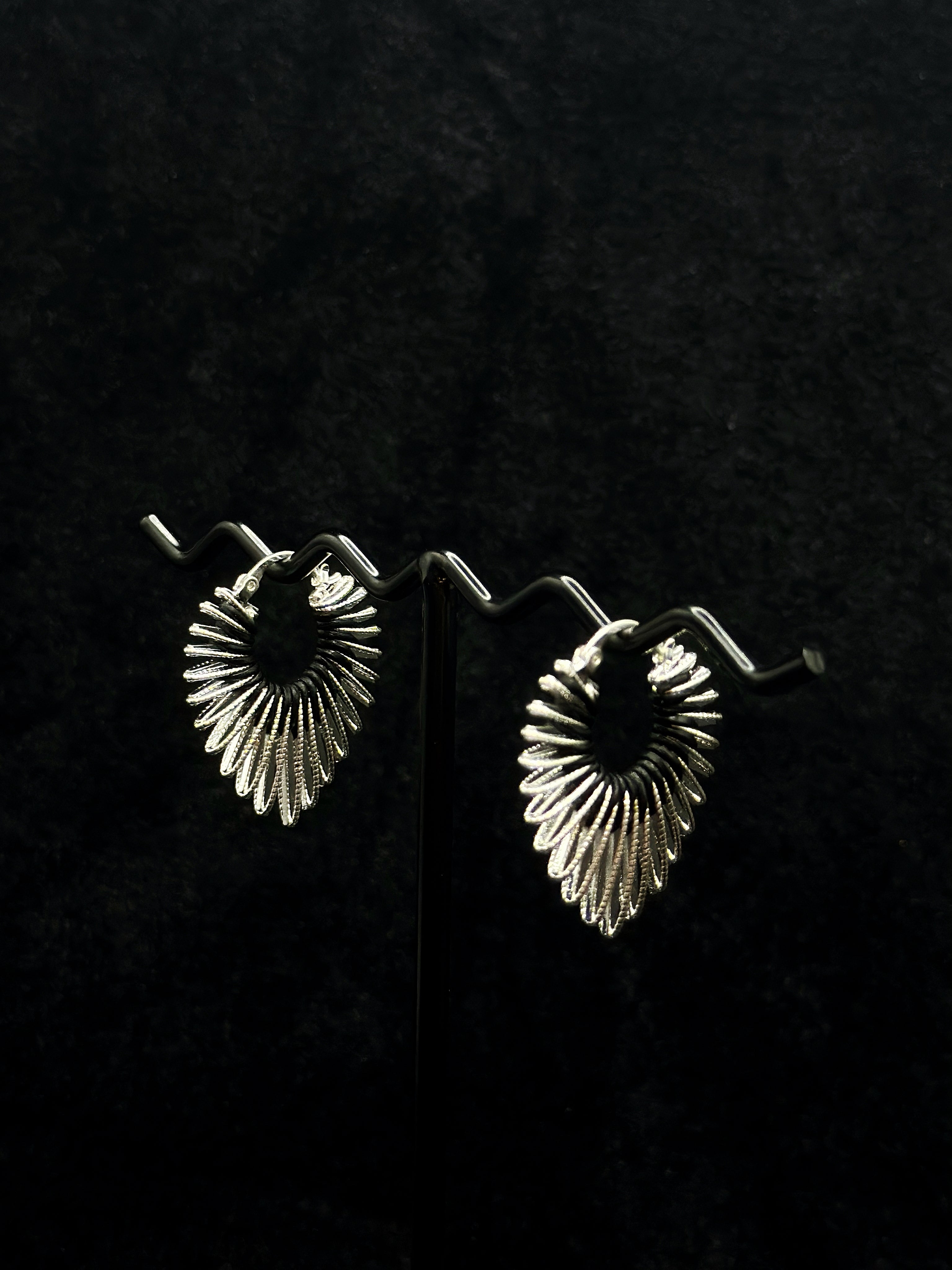 TT original-earring-Heart-shaped geometric earrings | Modern minimalist jewelry | Silver minimalism | Unique handmade jewelry