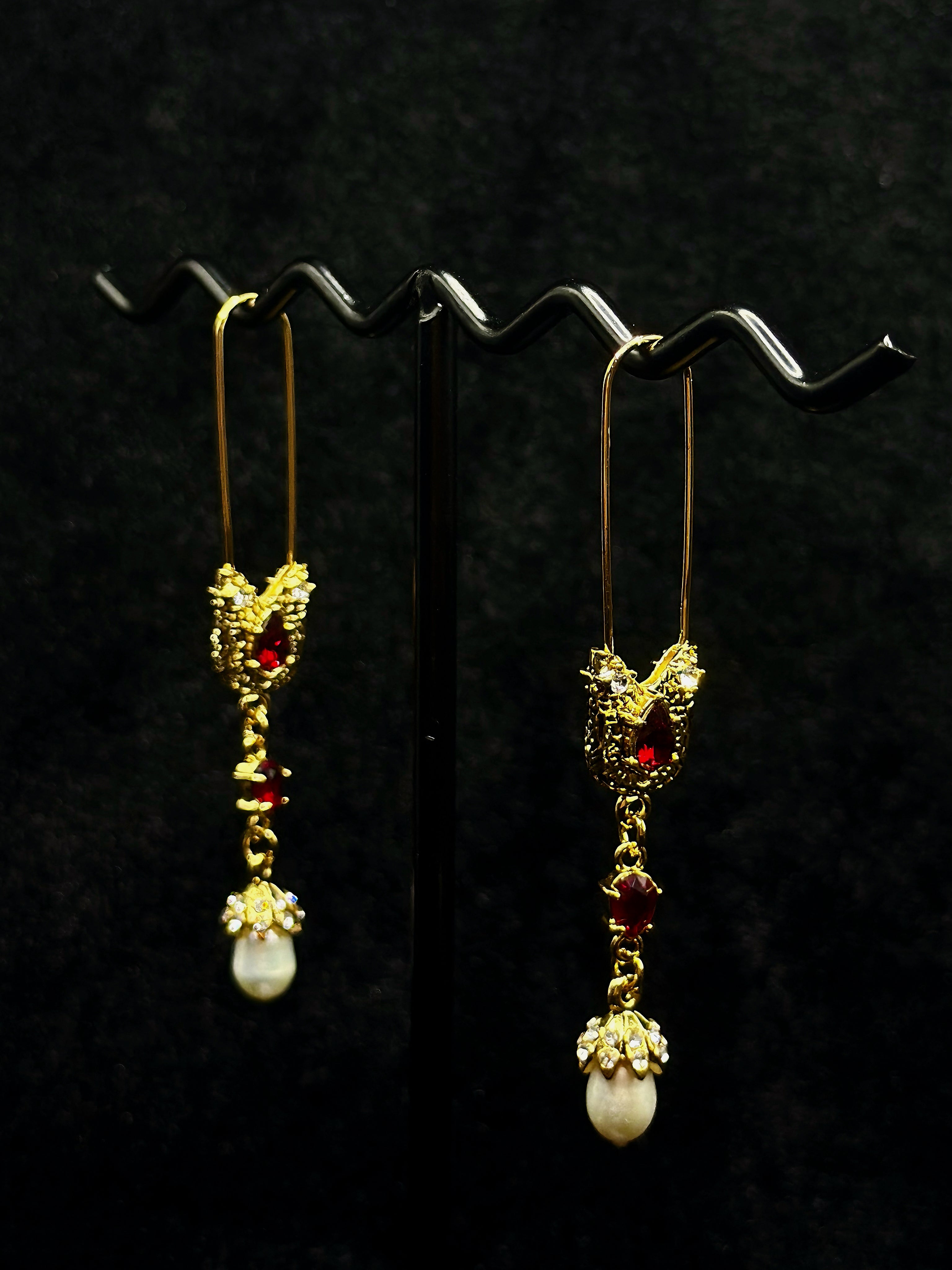 TT original-earring-Vintage red court-style earrings | Gorgeous gold openwork earrings | Wedding jewelry | Victorian style jewelry