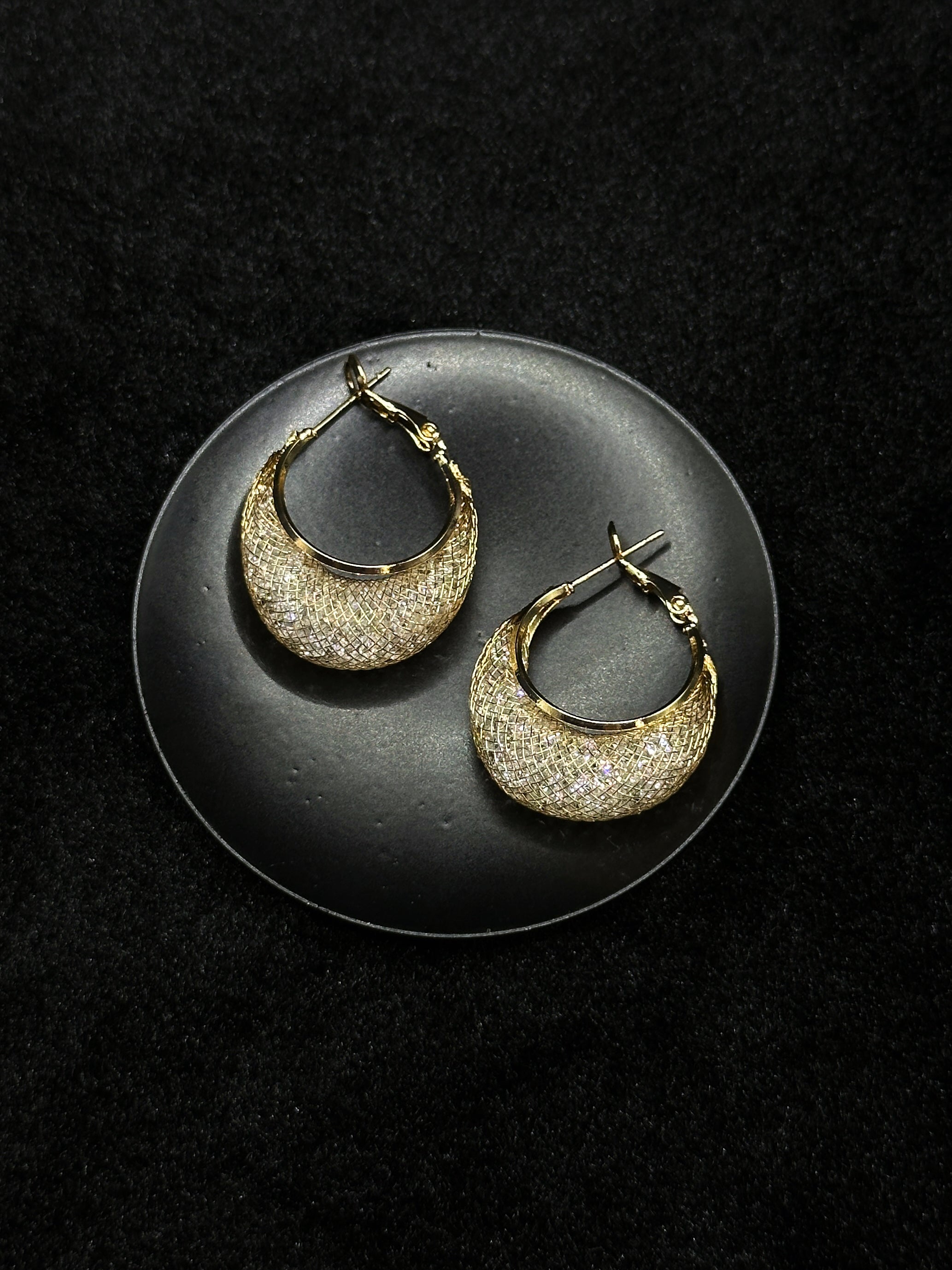 TT original-earring-Gold woven textured teardrop earrings | Mesh statement earrings | Evening accessories | Sparkling diamond luxury jewelry