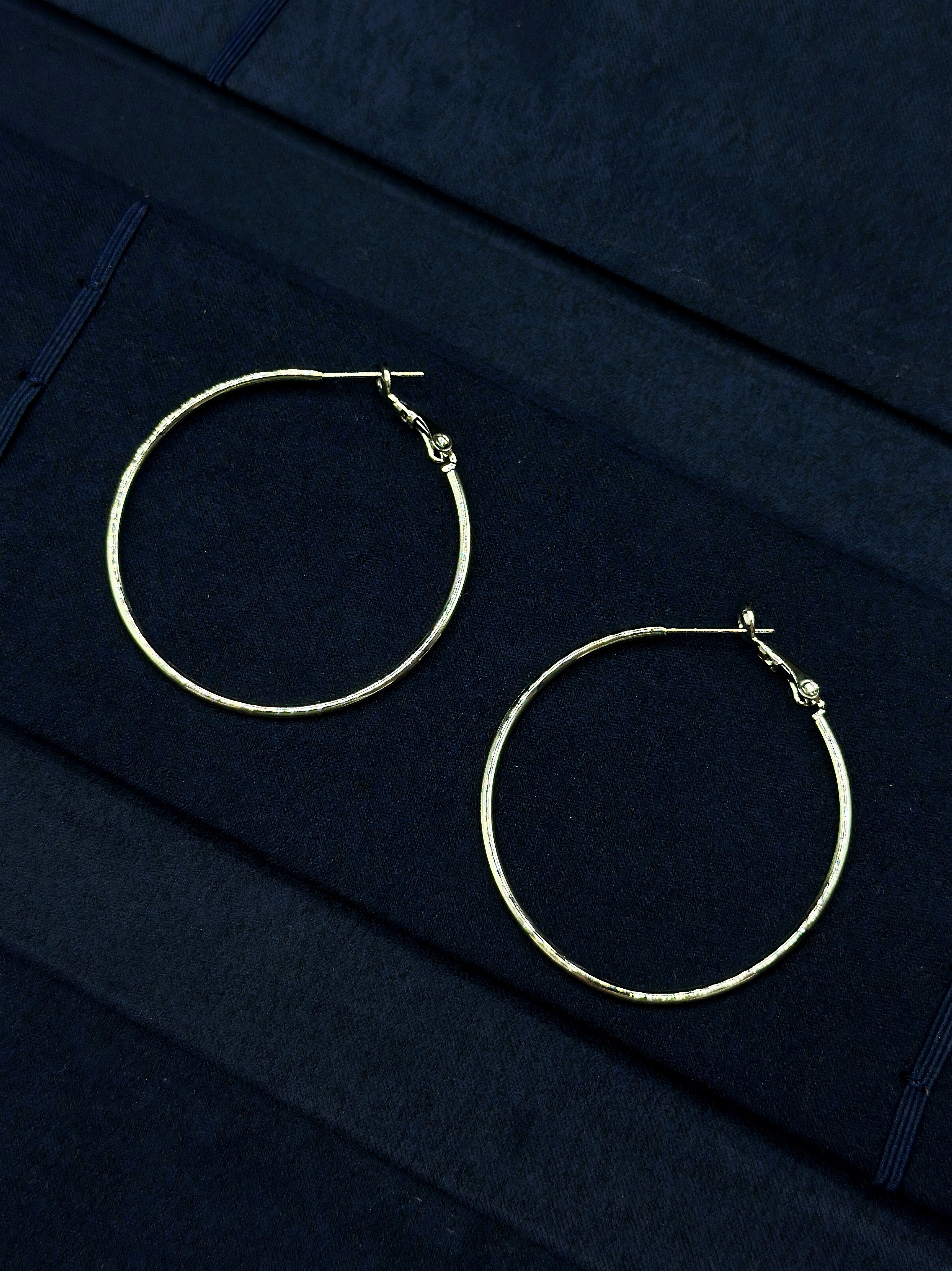 TT original-earring-Lightweight oversized hoop earrings | Gold and silver two-tone | Simple earrings | Suitable for everyday wear