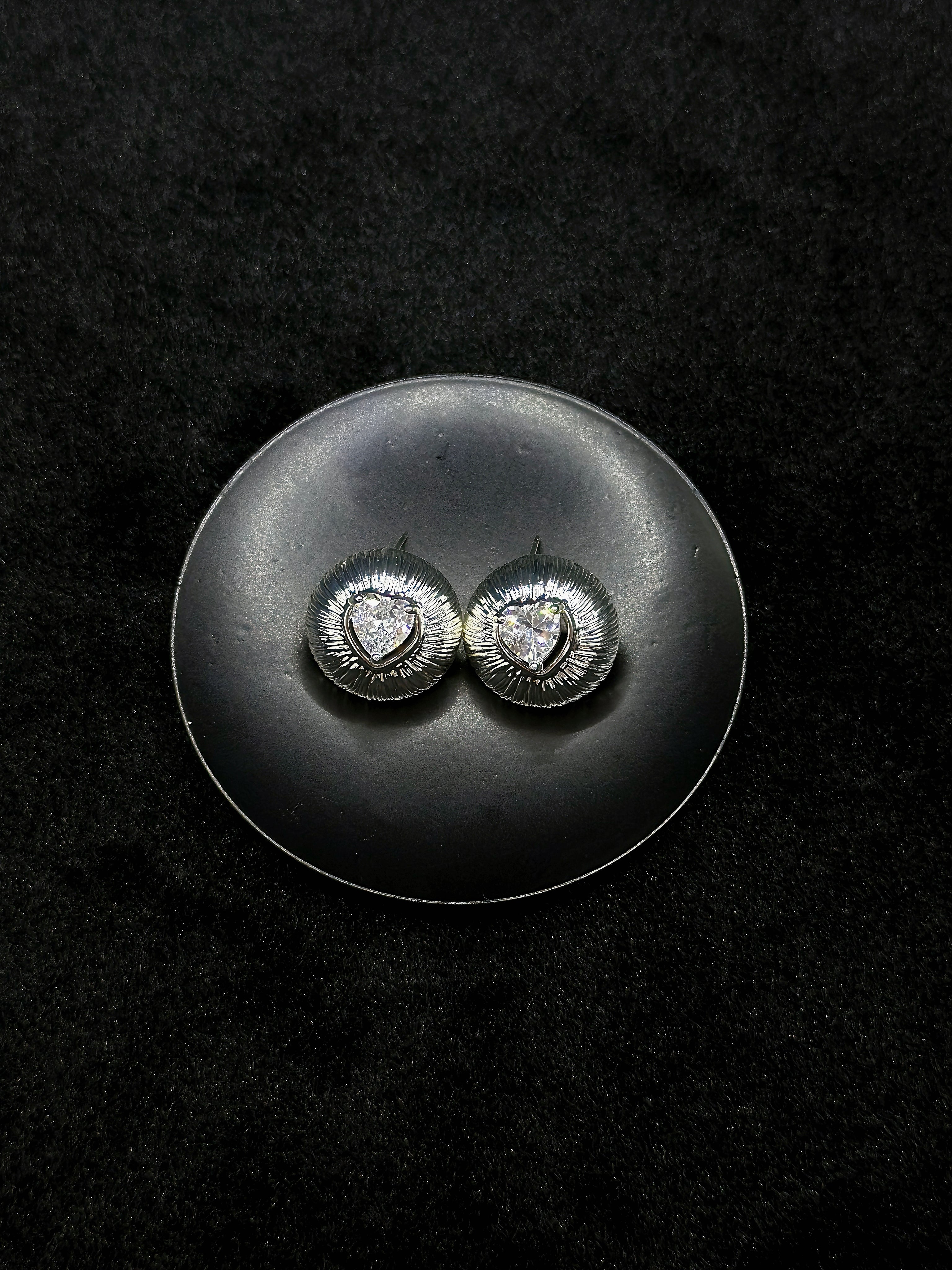 TT original-earring-Women's Romantic Heart-Shaped Earrings | Silver Diamond Earrings | Romantic and Stylish | Simple and Elegant