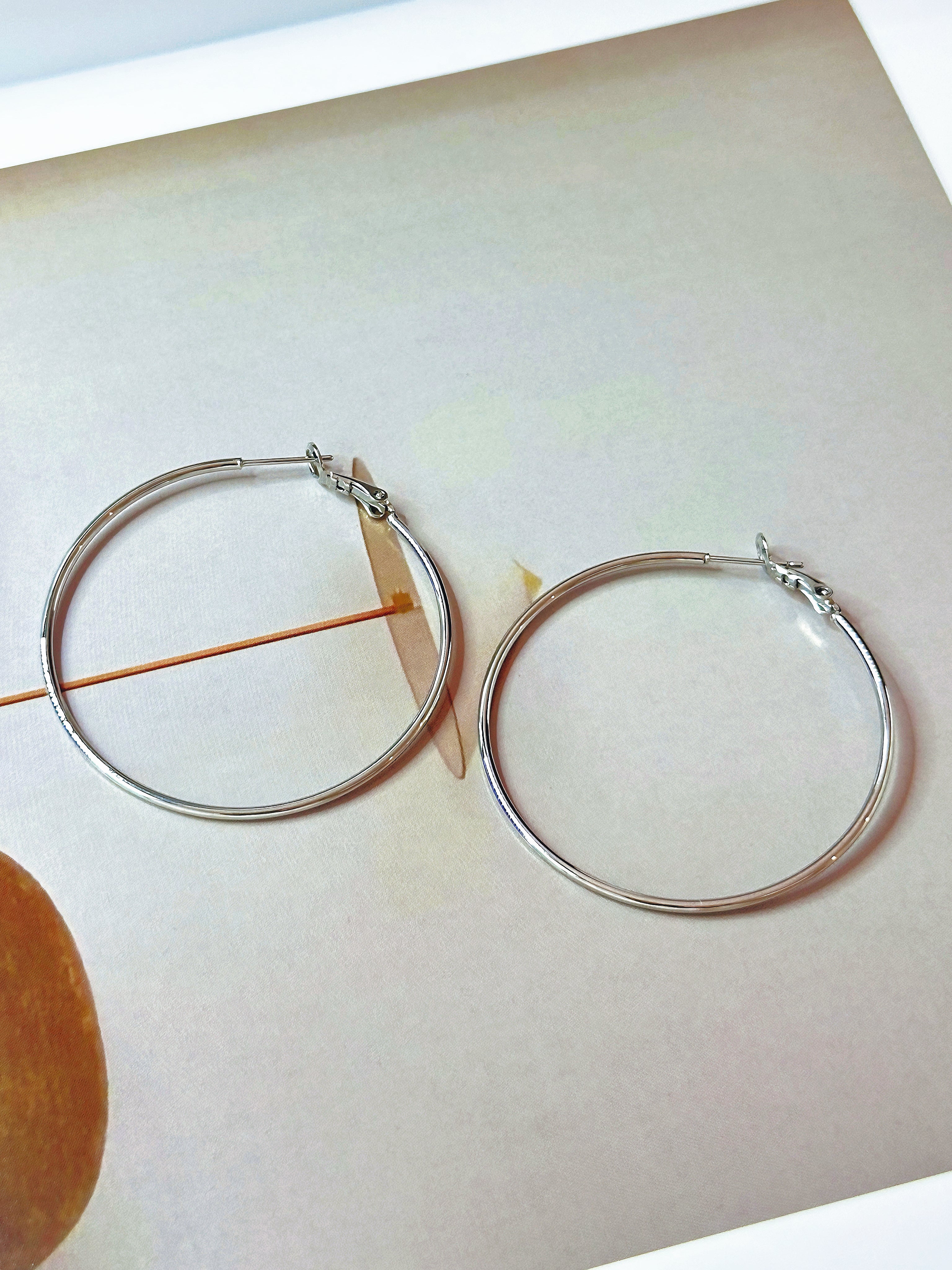 TT original-earring-Lightweight oversized hoop earrings | Gold and silver two-tone | Simple earrings | Suitable for everyday wear