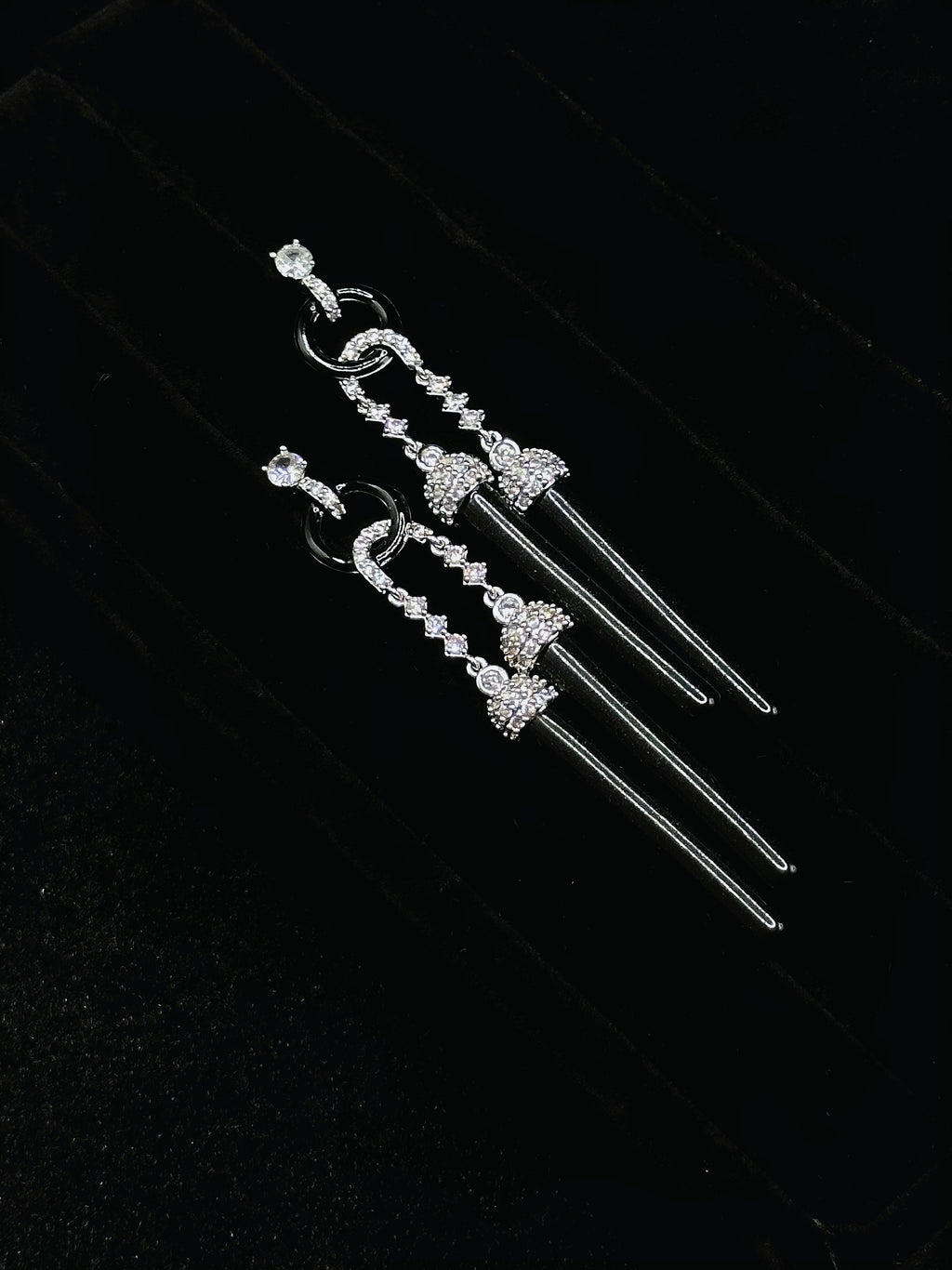 TT original-earring-Black and silver color-blocked long tassel earrings | Chain-studded diamond earrings | Suitable for evening photoshoots | Hypoallergenic 925 silver needles
