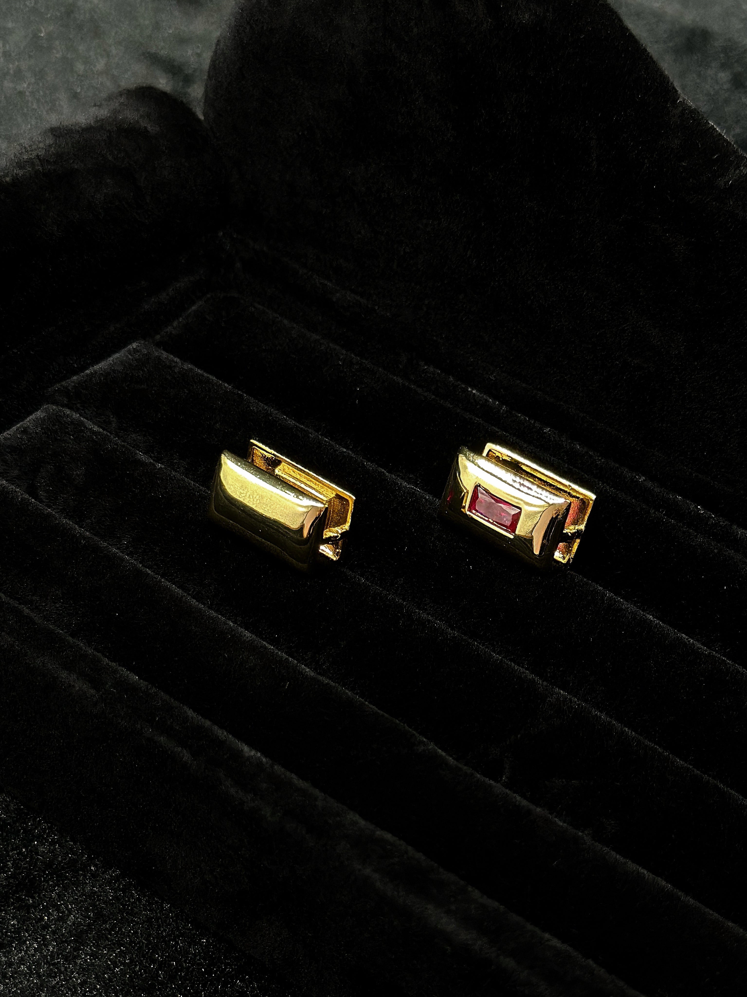 TT original-earring-Niche design gold geometric stud earrings | French vintage style | sophisticated workwear earrings | versatile everyday wear | ruby earrings