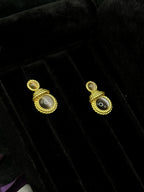 TT original-earring-French vintage gold rope-patterned cat-eye earrings | High-end | Vintage earrings | Gray cat-eye stud earrings | French court style niche design
