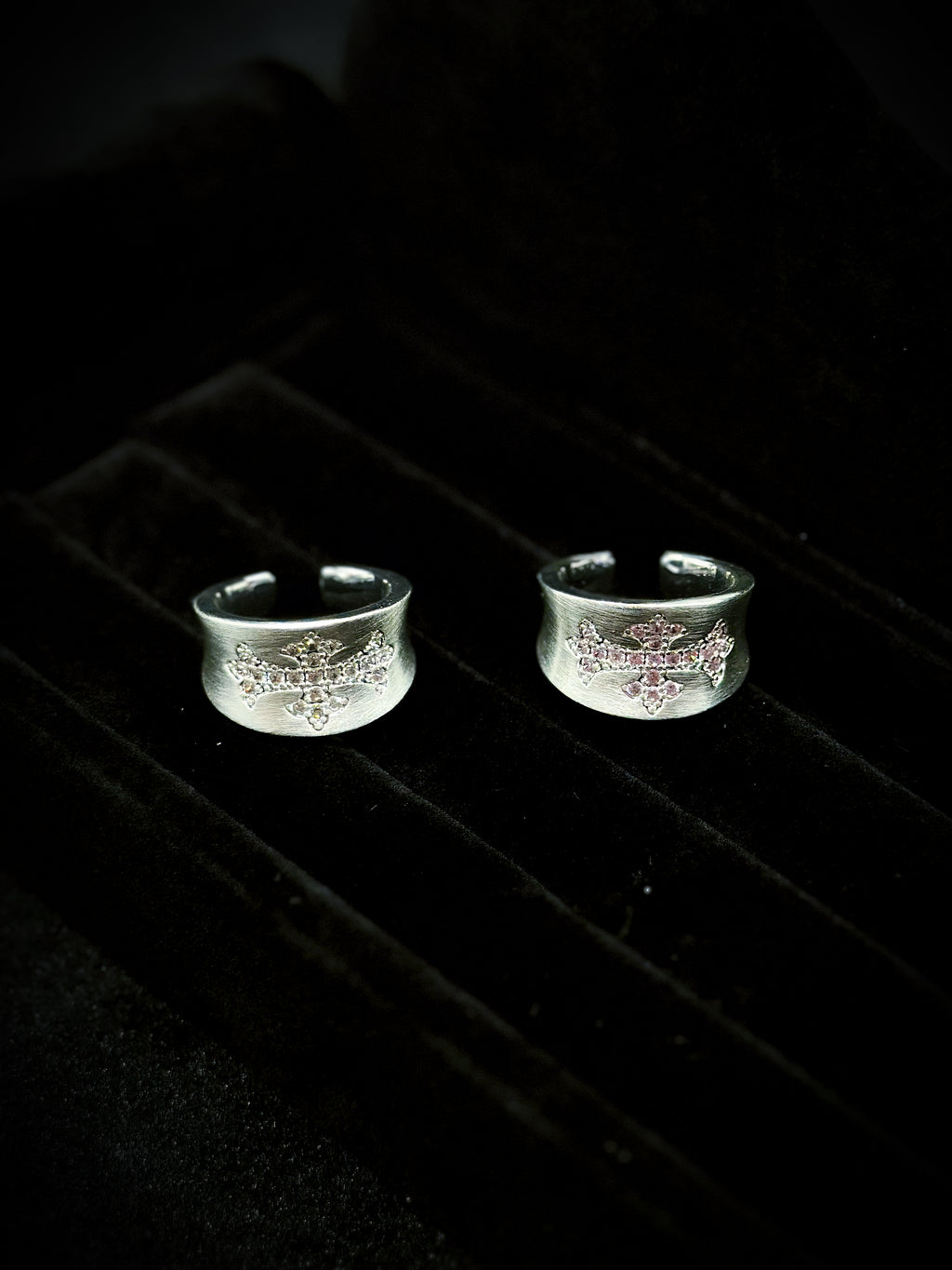 TT original-ring-Dark silver chunky ring | Unisex ring | Wide and unique band | Cross ring | Street style cool ring
