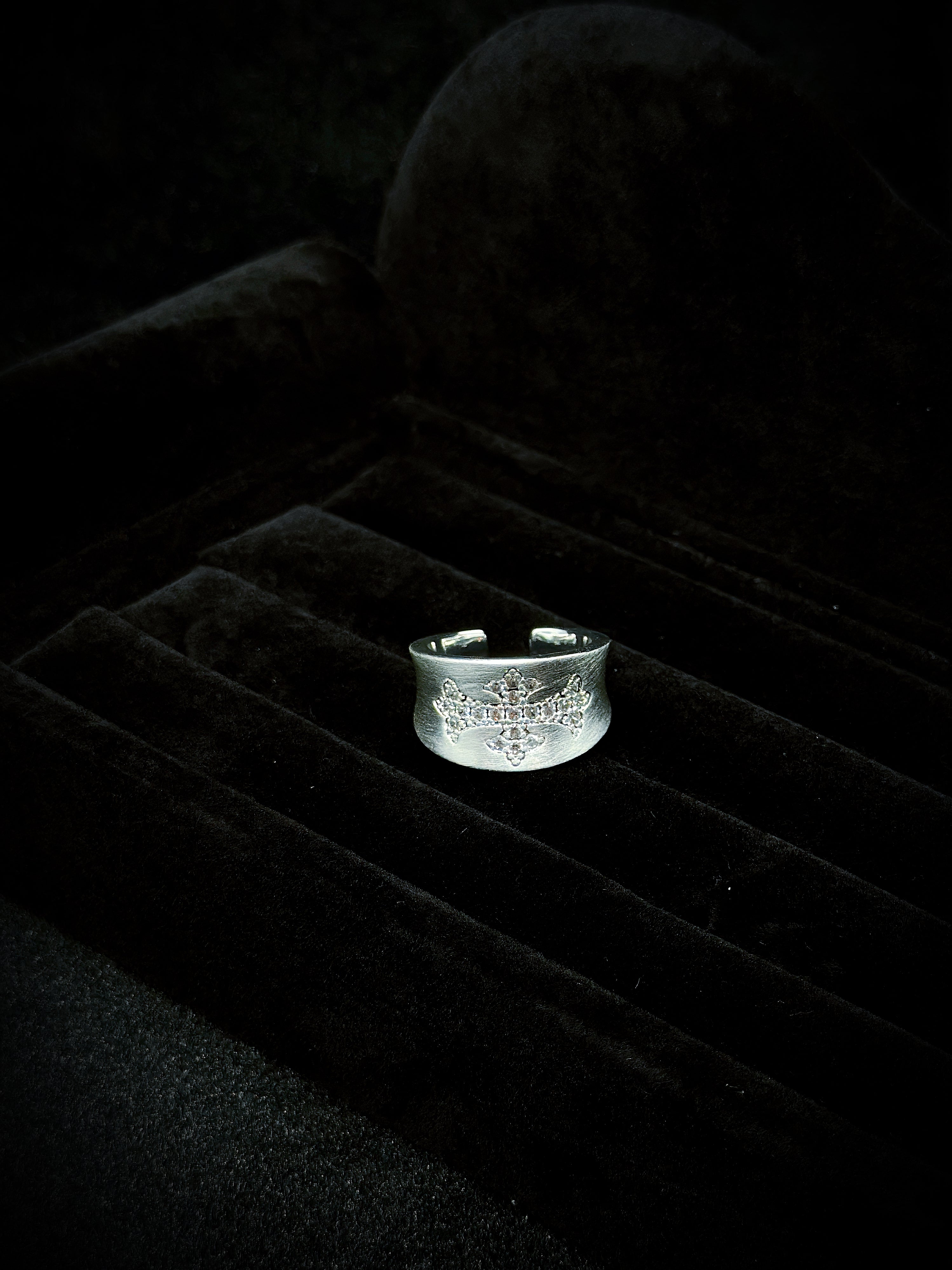 TT original-ring-Dark silver chunky ring | Unisex ring | Wide and unique band | Cross ring | Street style cool ring