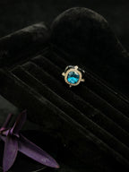 TT original-ring-Black and gold square cushion-shaped wide ring | Niche design | Affordable luxury bright blue faux gemstone ring (for commuting, parties, or gifts)