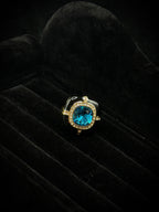 TT original-ring-Black and gold square cushion-shaped wide ring | Niche design | Affordable luxury bright blue faux gemstone ring (for commuting, parties, or gifts)