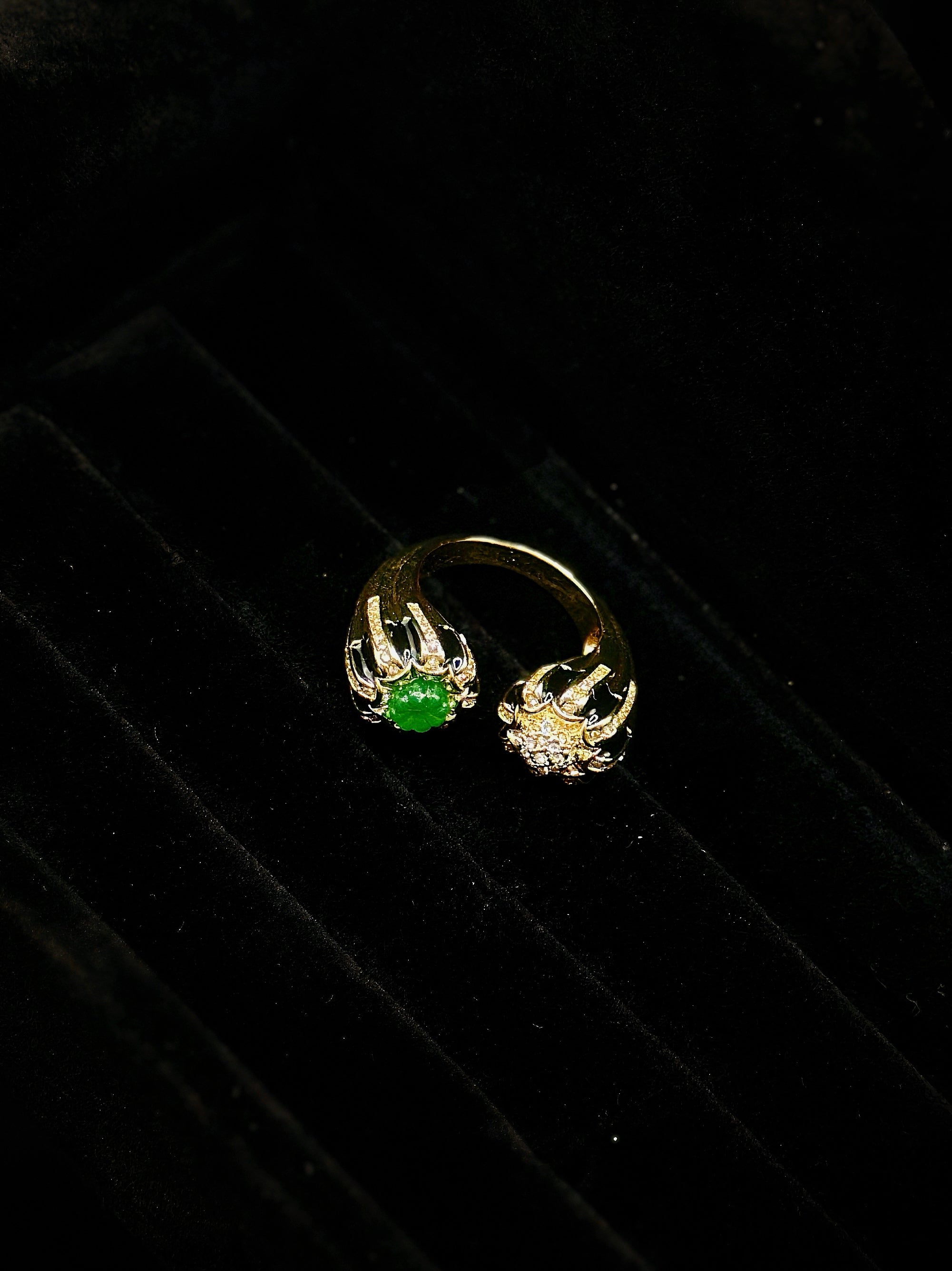 TT original-ring-Black and gold circular ring | Jewelry-like ring with a colored center stone | Adjustable opening (ideal for evening events/gifts)