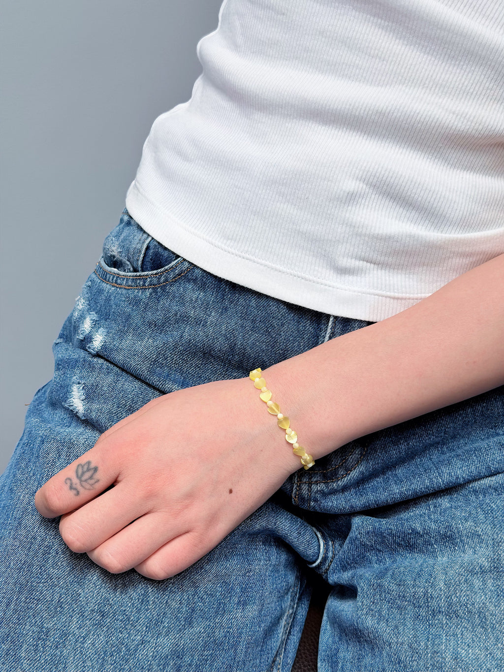 TT original-bracelet-Natural heart-shaped seashell bracelet | Women's elastic design | Ocean-themed resort style | Gentle and elegant | Versatile for everyday wear