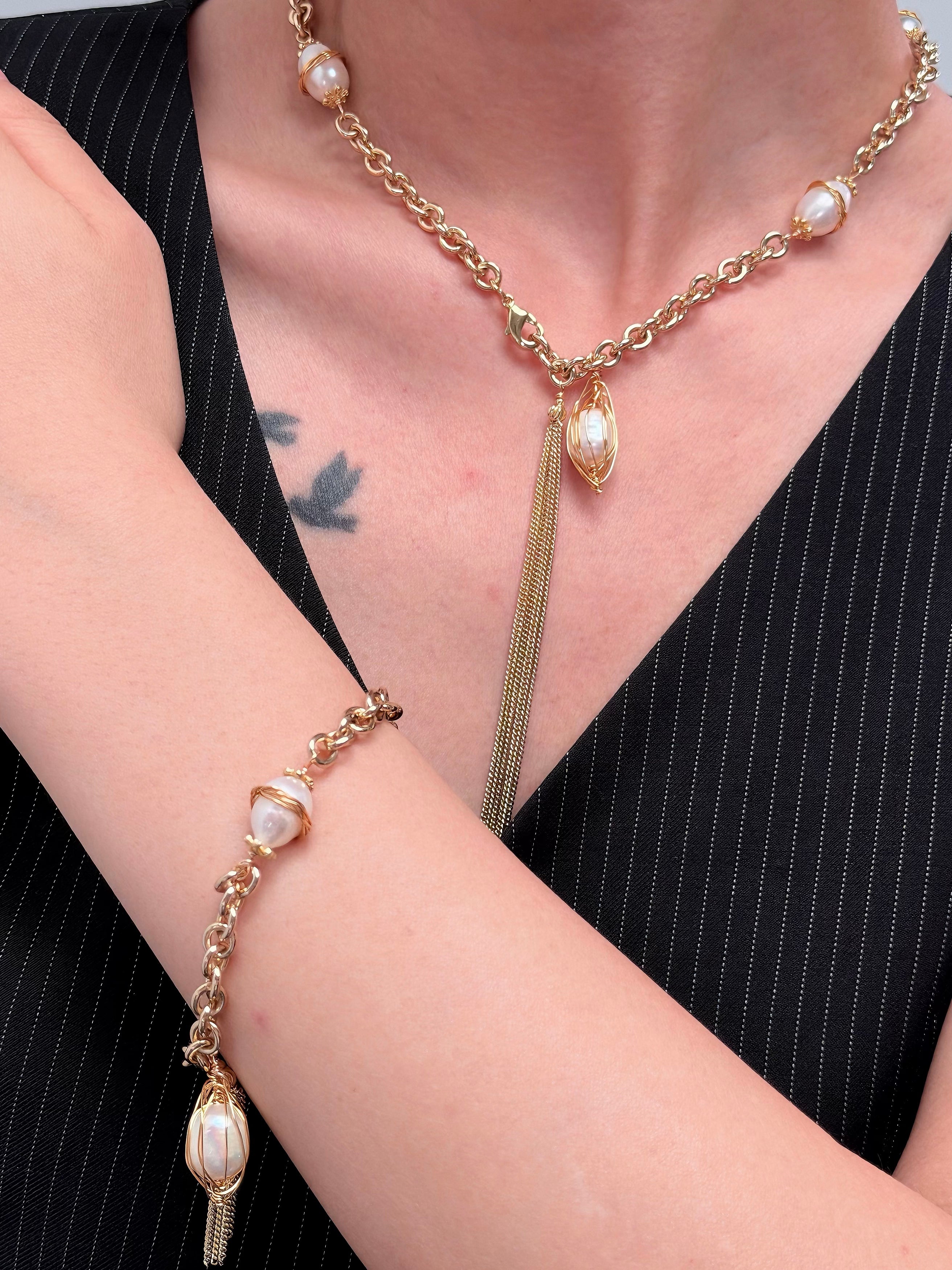 TT original-Bracelet-Women's Gold Pearl Bracelet | Chunky-chain vintage design featuring pearls and tassel charms | Elegant, luxurious statement jewelry