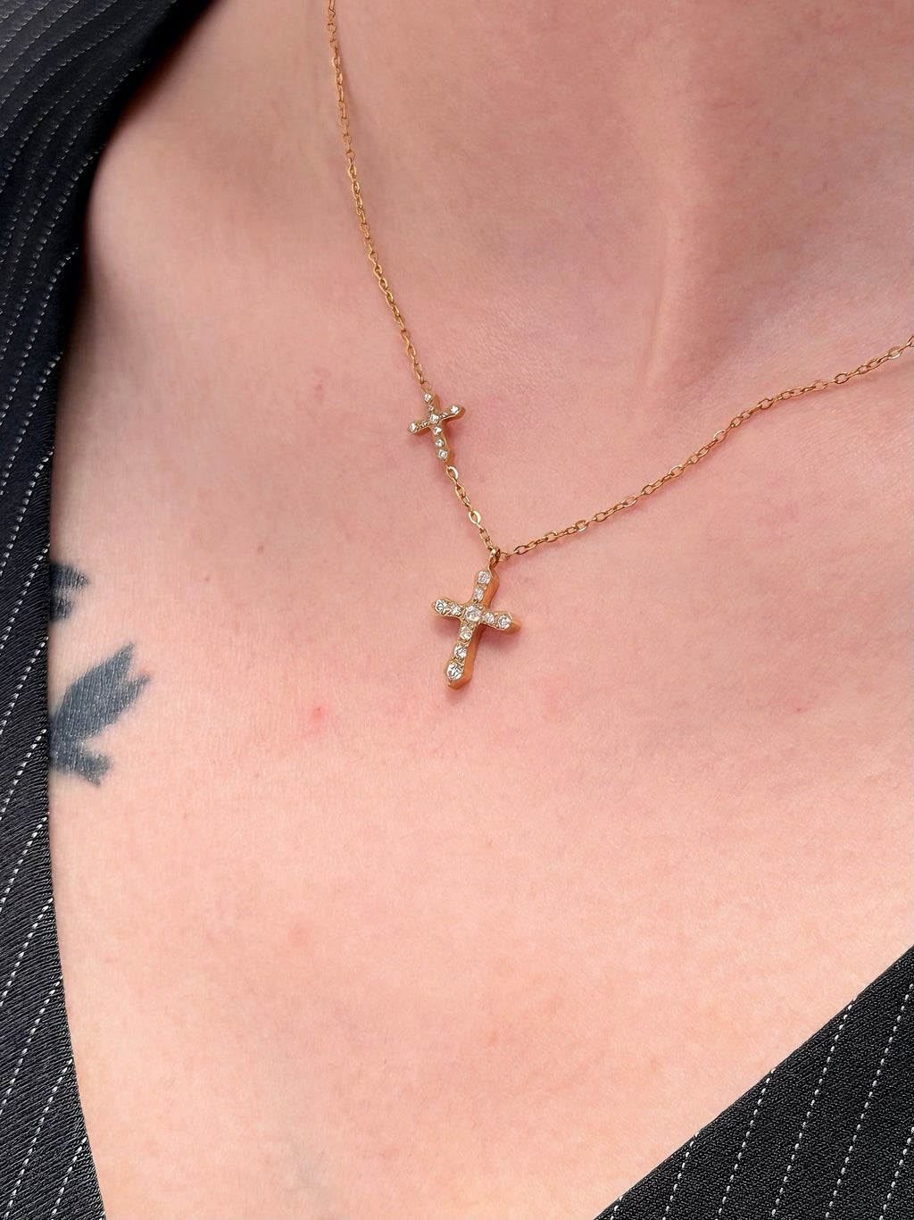 TT original-necklace-Niche design cross clavicle chain | Delicate chain for stylish layering | Minimalist design | Cross necklace with protective symbolism