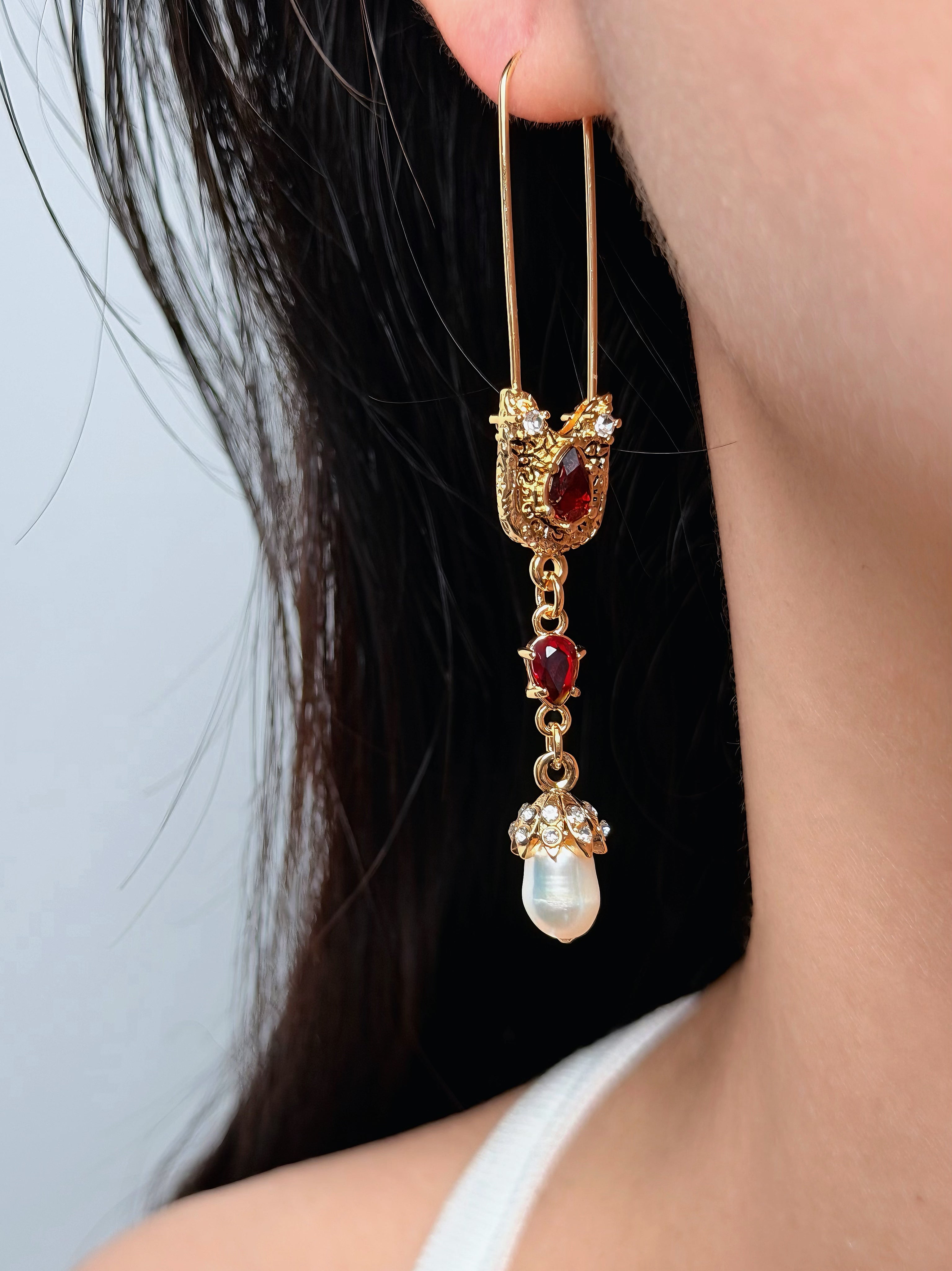 TT original-earring-Vintage red court-style earrings | Gorgeous gold openwork earrings | Wedding jewelry | Victorian style jewelry
