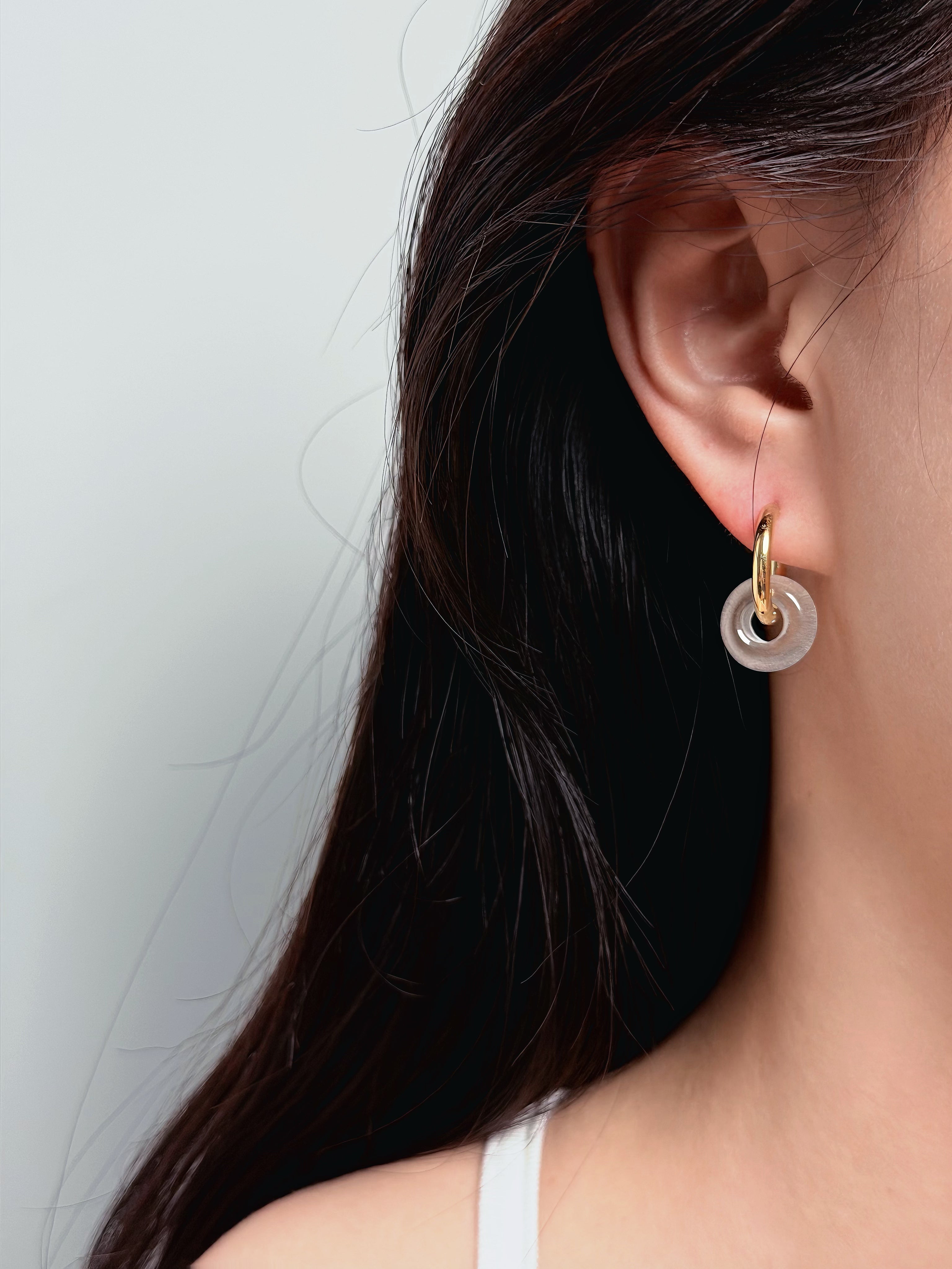 TT original-earring-Minimalist gold hoop earrings | White natural gemstone geometric pendant earrings | Modern jewelry | French elegance