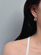 TT original-earring-Minimalist gold hoop earrings | White natural gemstone geometric pendant earrings | Modern jewelry | French elegance