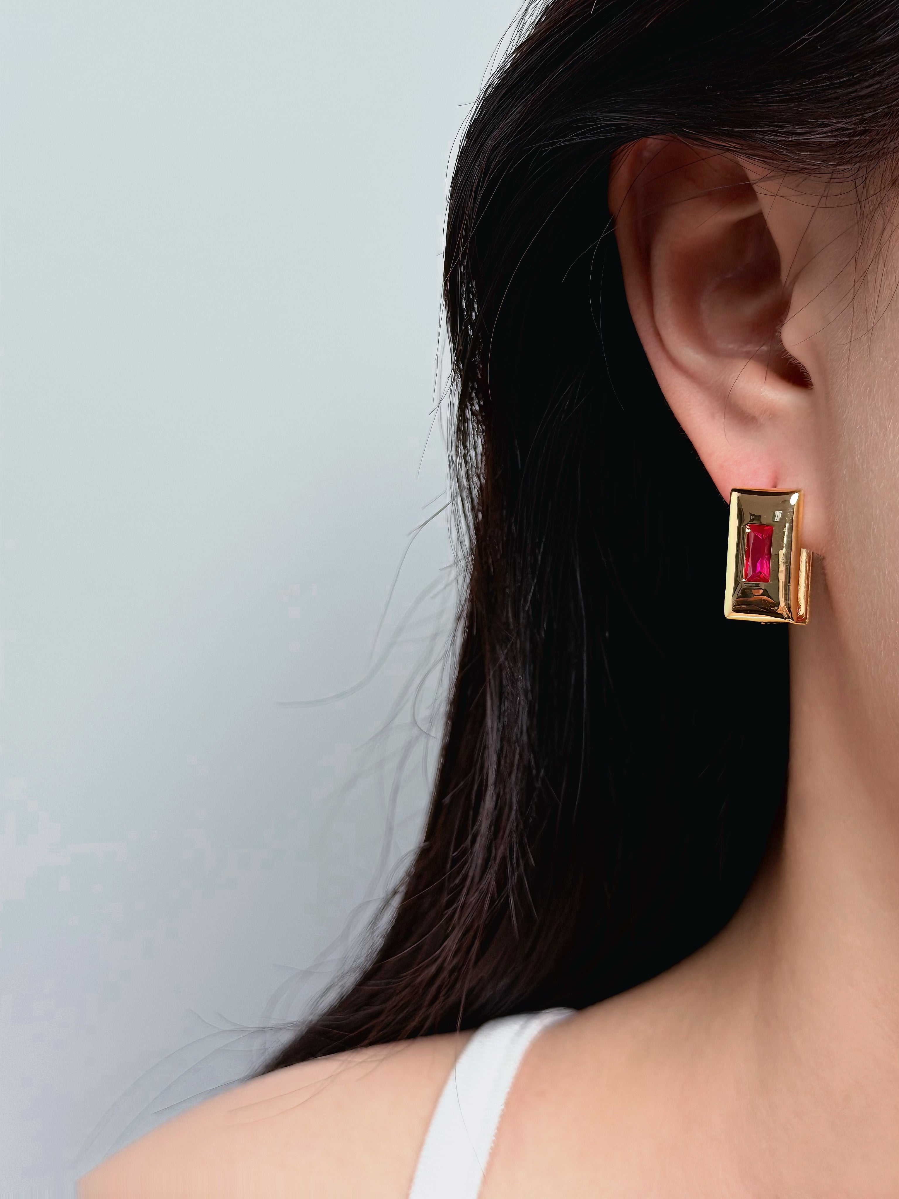 TT original-earring-Niche design gold geometric stud earrings | French vintage style | sophisticated workwear earrings | versatile everyday wear | ruby earrings