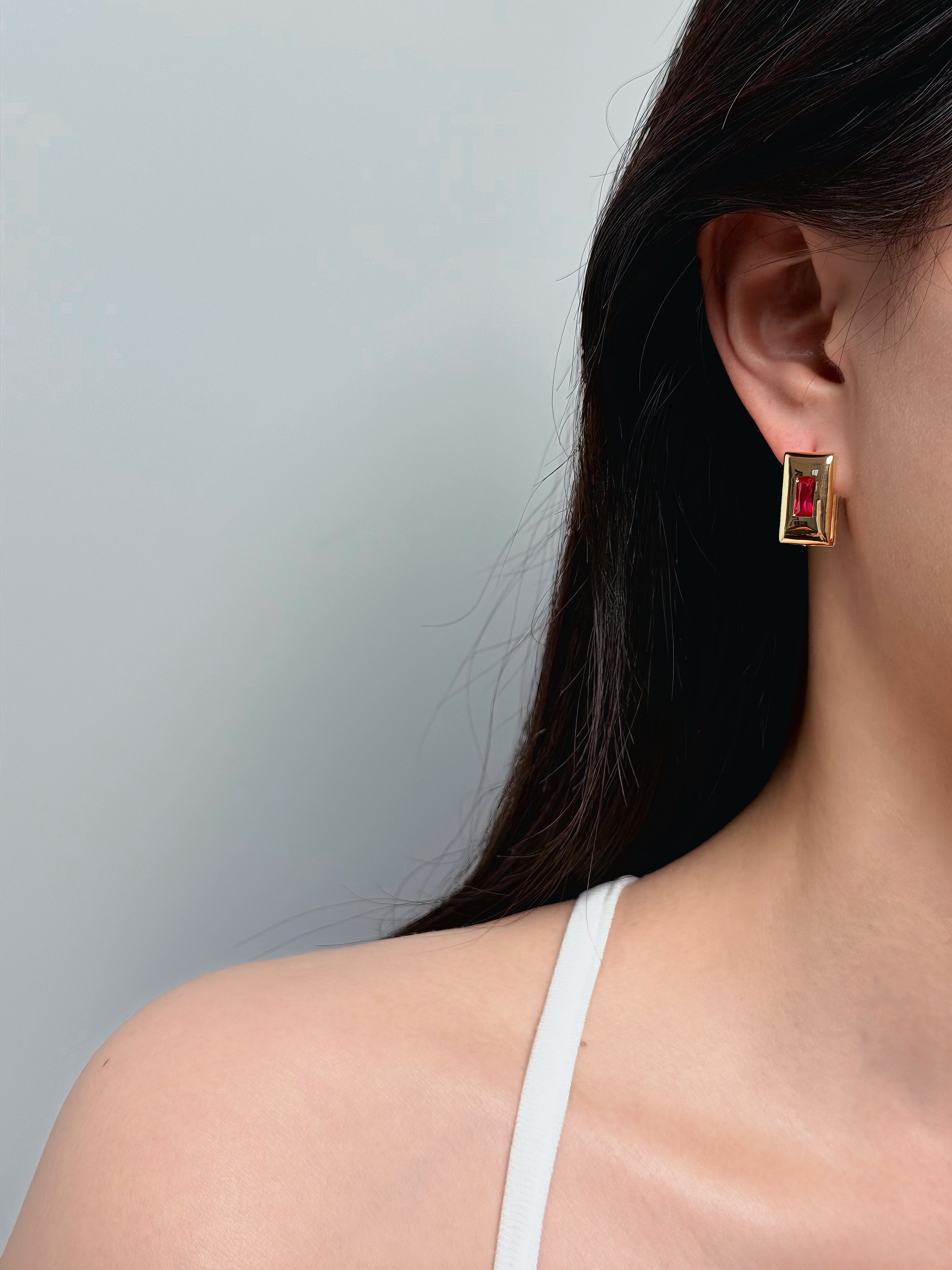 TT original-earring-Niche design gold geometric stud earrings | French vintage style | sophisticated workwear earrings | versatile everyday wear | ruby earrings