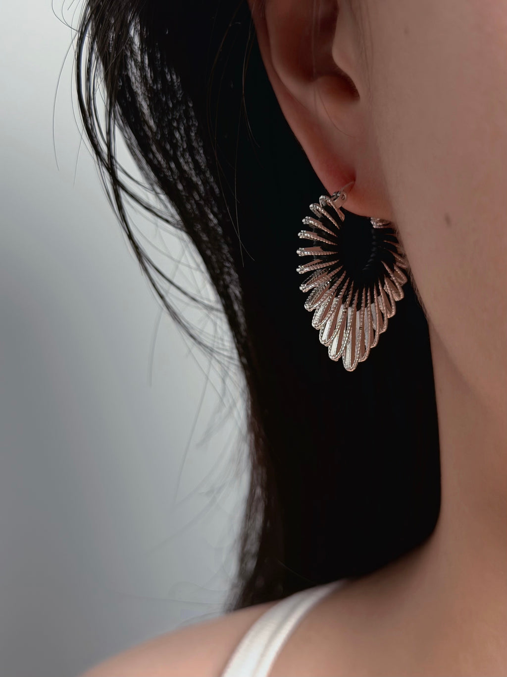 TT original-earring-Heart-shaped geometric earrings | Modern minimalist jewelry | Silver minimalism | Unique handmade jewelry