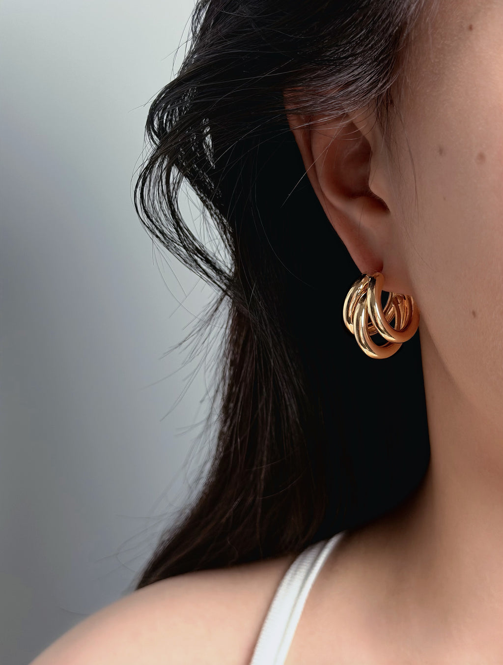 TT original-earring-Women's hoop earrings | Gold-plated chunky statement earrings | Minimalist modern jewelry | 2026 fashion trends