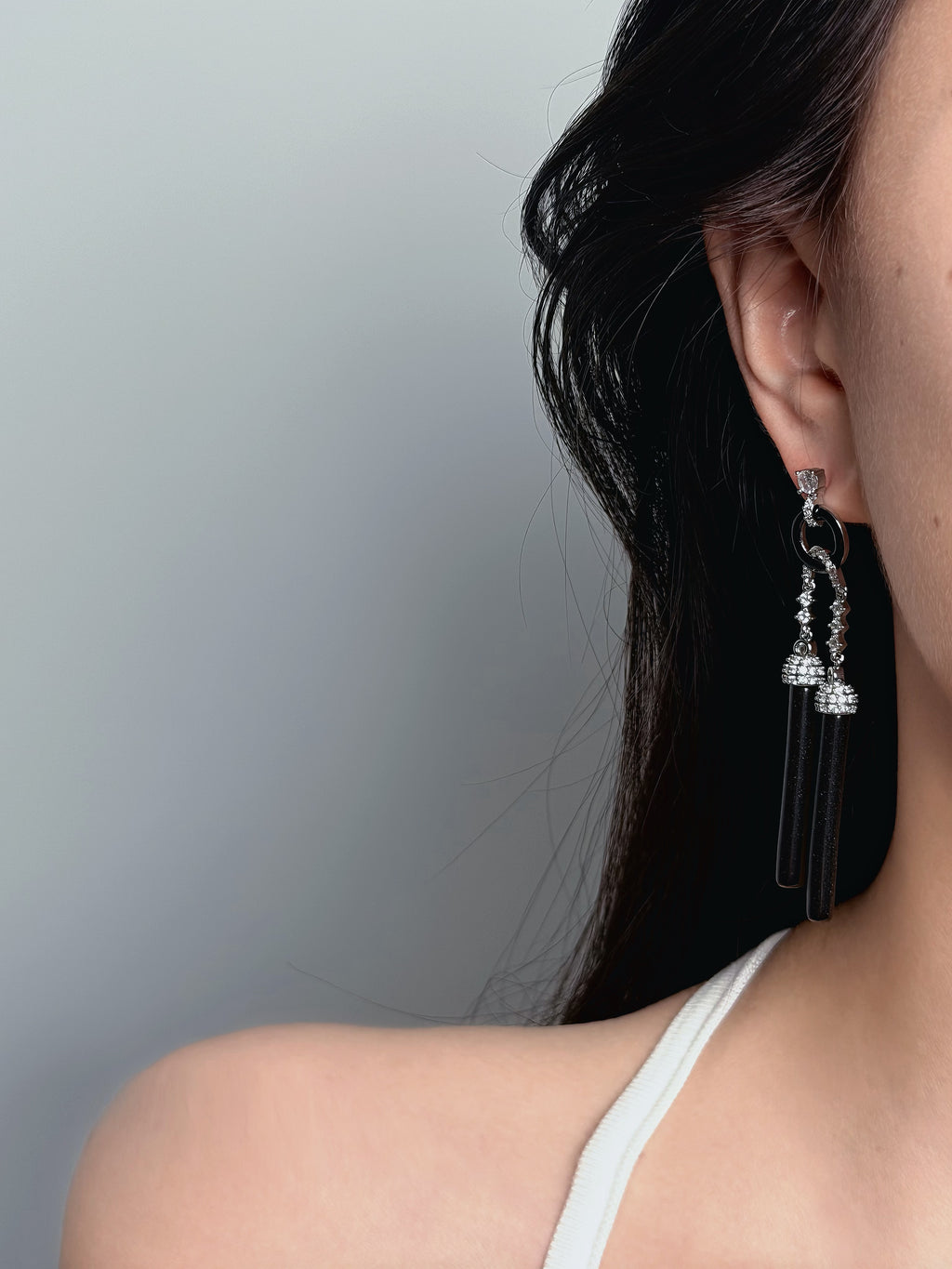 TT original-earring-Black and silver color-blocked long tassel earrings | Chain-studded diamond earrings | Suitable for evening photoshoots | Hypoallergenic 925 silver needles