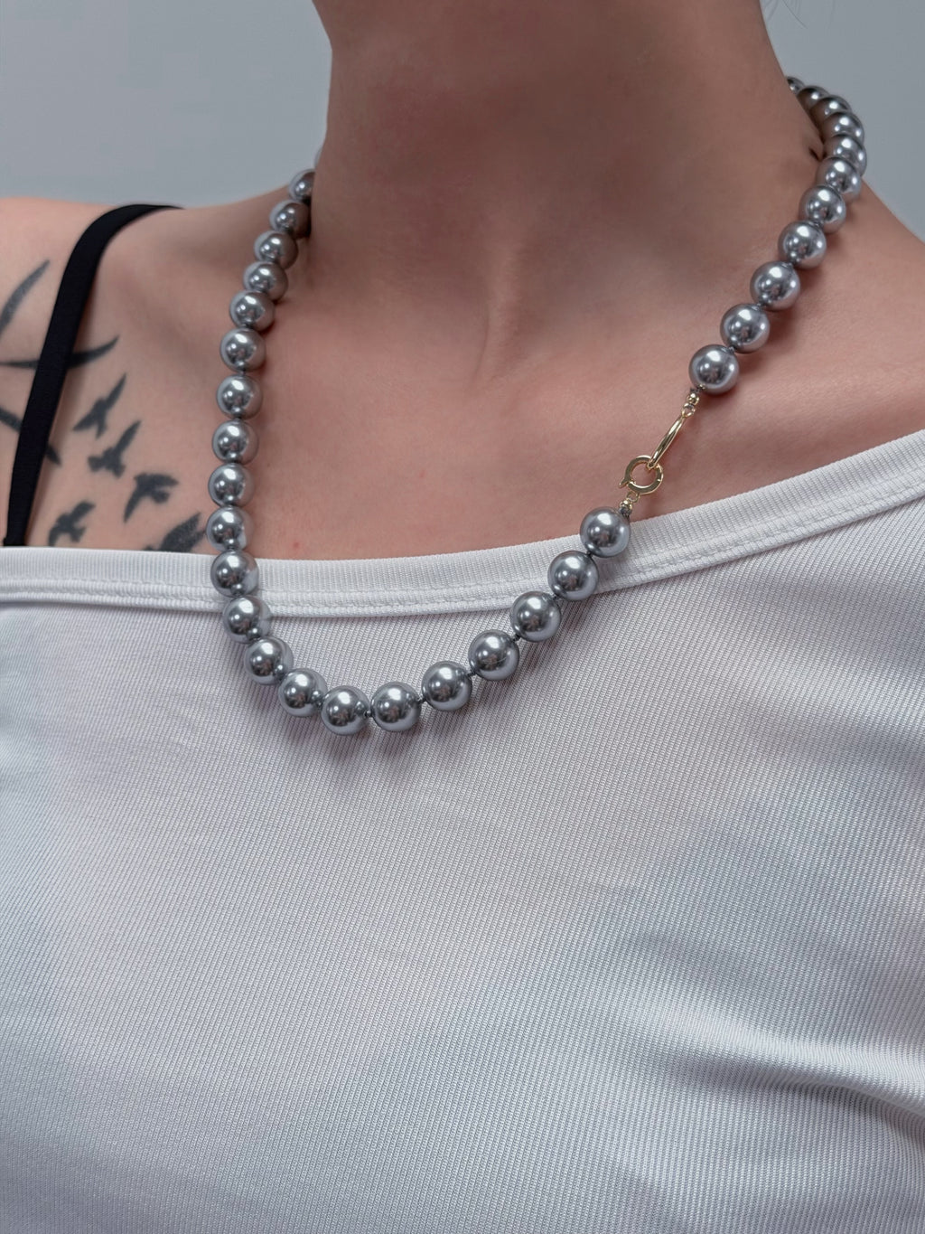 TT original-necklace-Silver-grey mother-of-pearl necklace | Timeless women's pearl jewelry, suitable for both work and evening occasions.