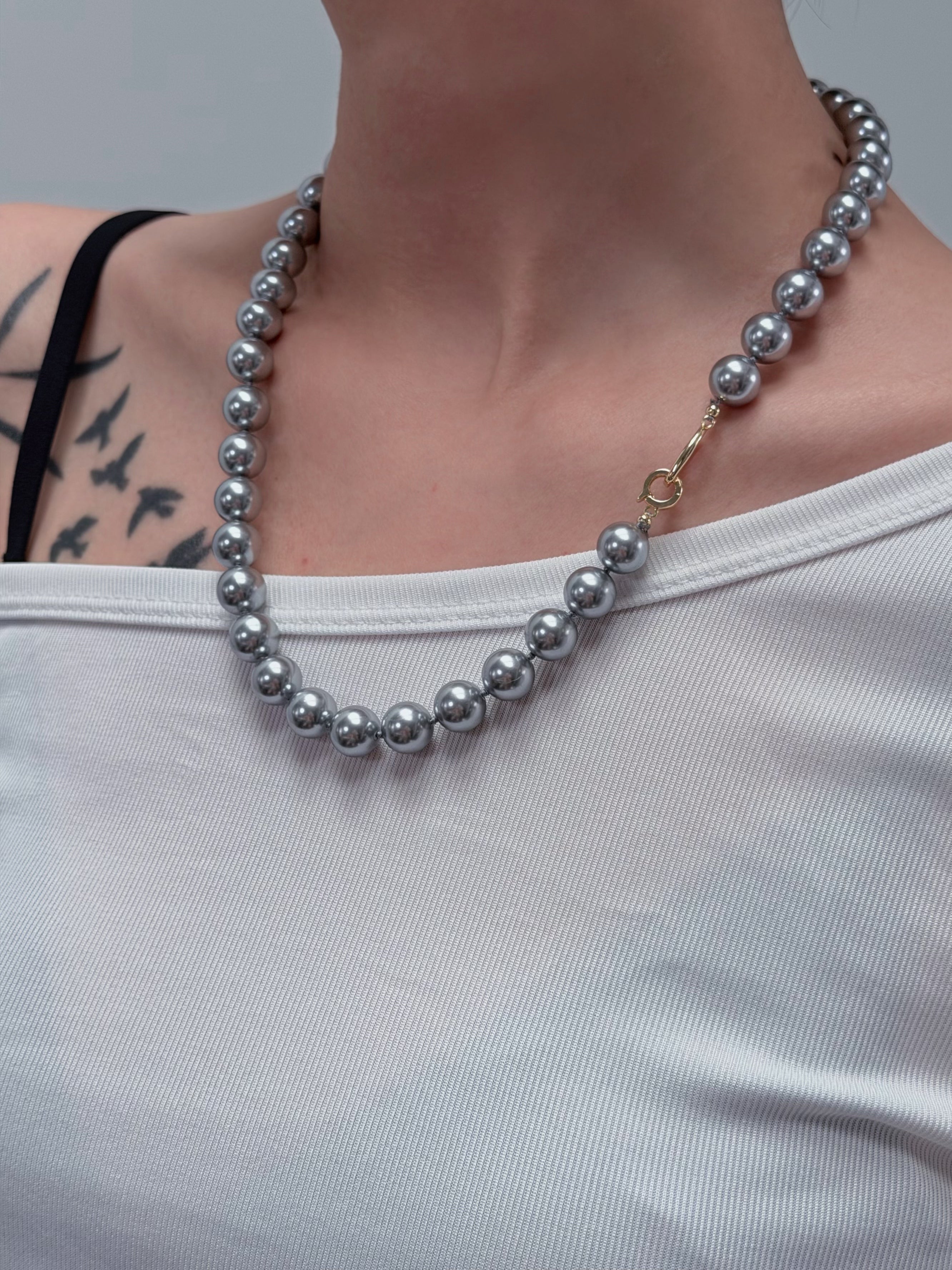 TT original-necklace-Silver-grey mother-of-pearl necklace | Timeless women's pearl jewelry, suitable for both work and evening occasions.