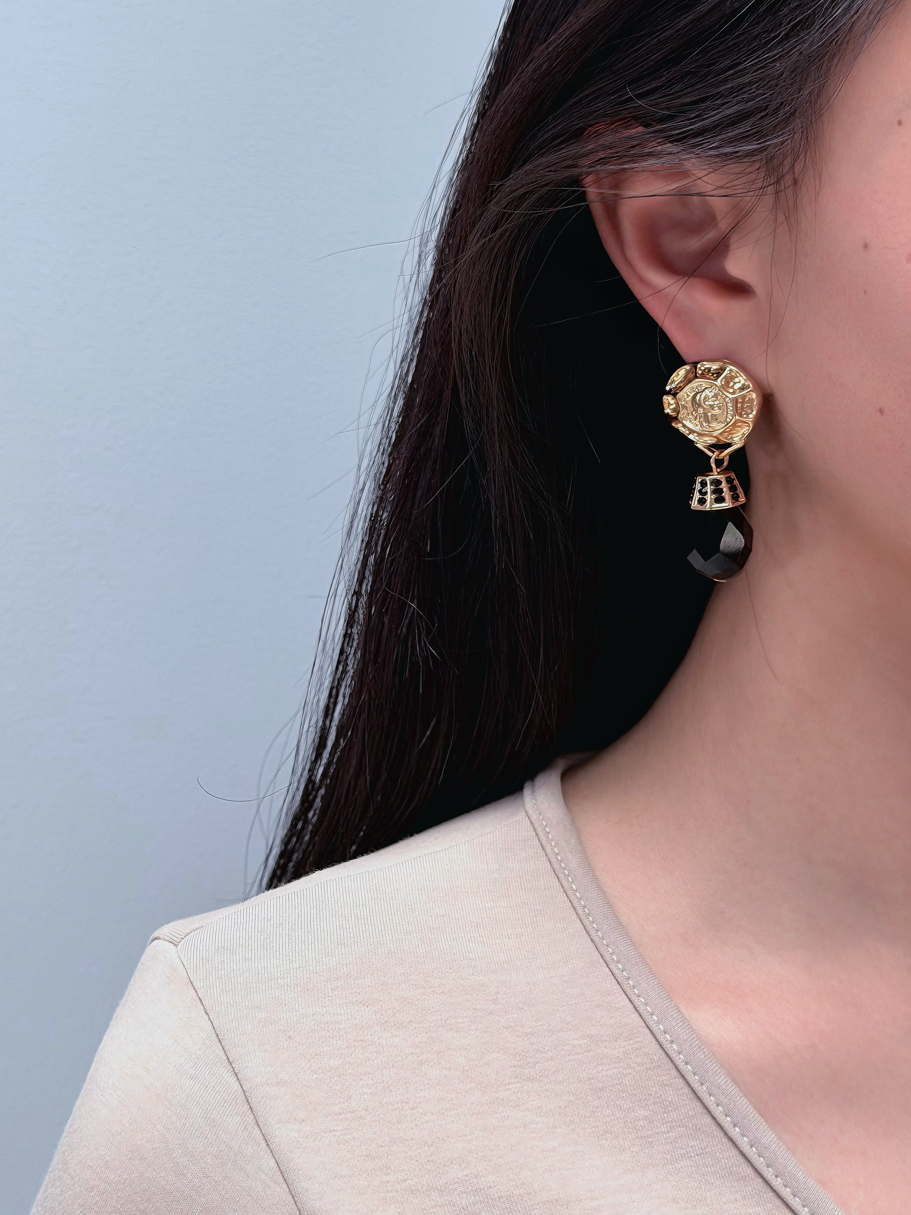 TT original-earring-Niche Design Court Style Earrings | Elegant for Dates and Evenings | Vintage French Black and Gold Antique Coin Embossed Earrings | Versatile for Commuting and Parties