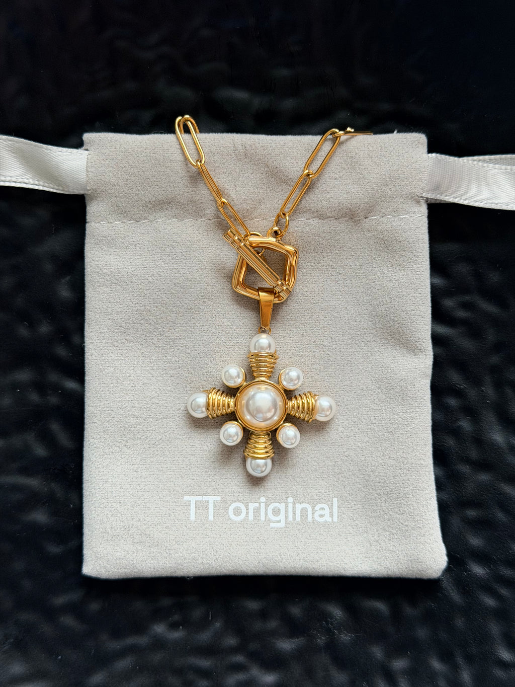TT original-necklace-French vintage pearl cross necklace | OT clasp design | Sweet and cool pearl necklace | Medieval vintage style | Hepburn style pearl necklace