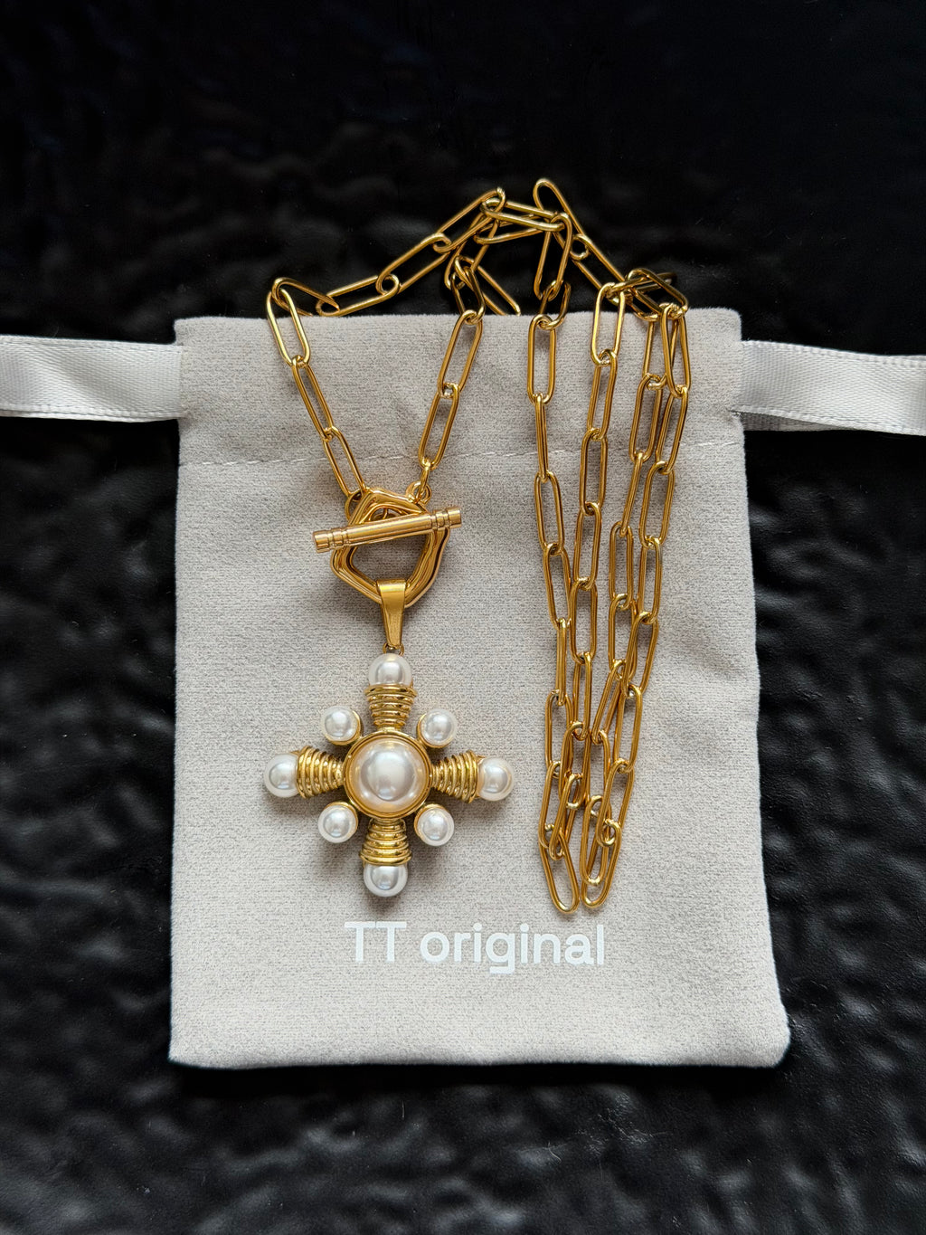 TT original-necklace-French vintage pearl cross necklace | OT clasp design | Sweet and cool pearl necklace | Medieval vintage style | Hepburn style pearl necklace