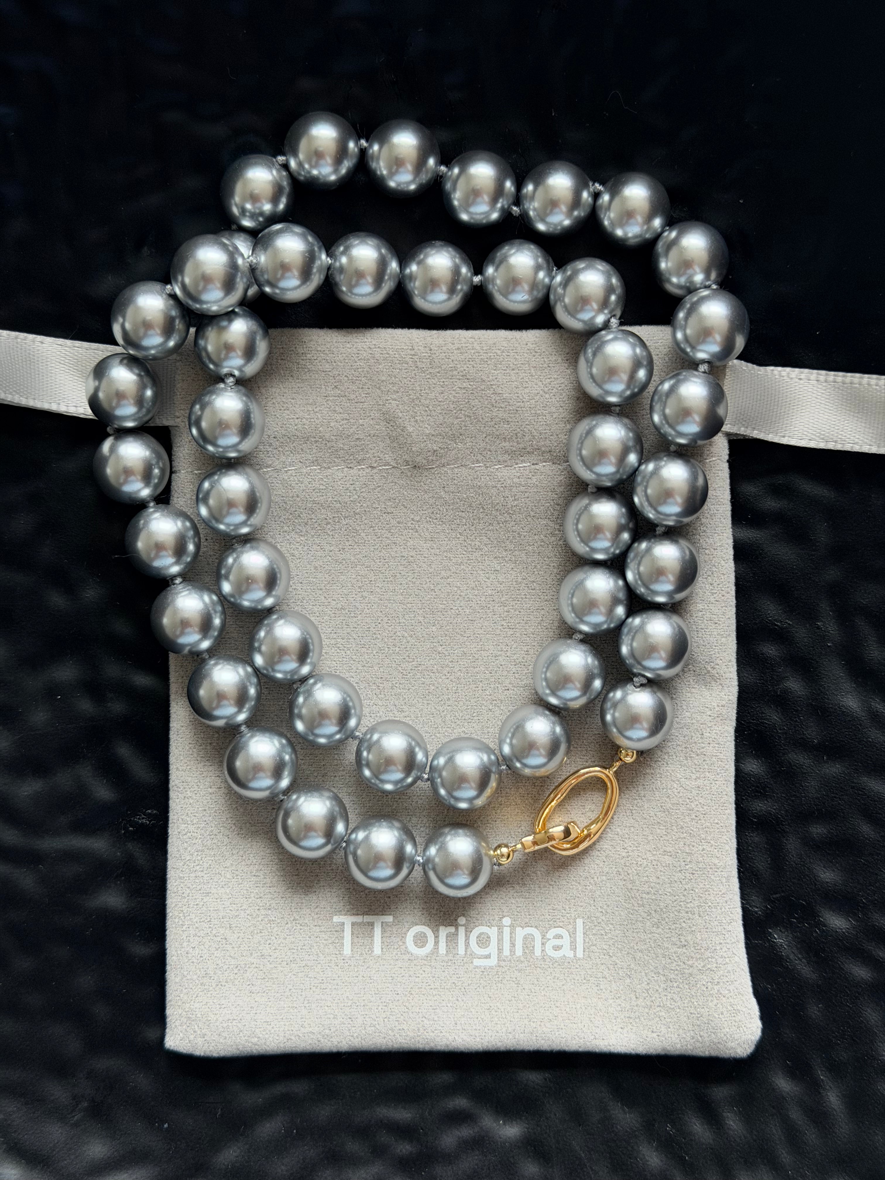 TT original-necklace-Silver-grey mother-of-pearl necklace | Timeless women's pearl jewelry, suitable for both work and evening occasions.
