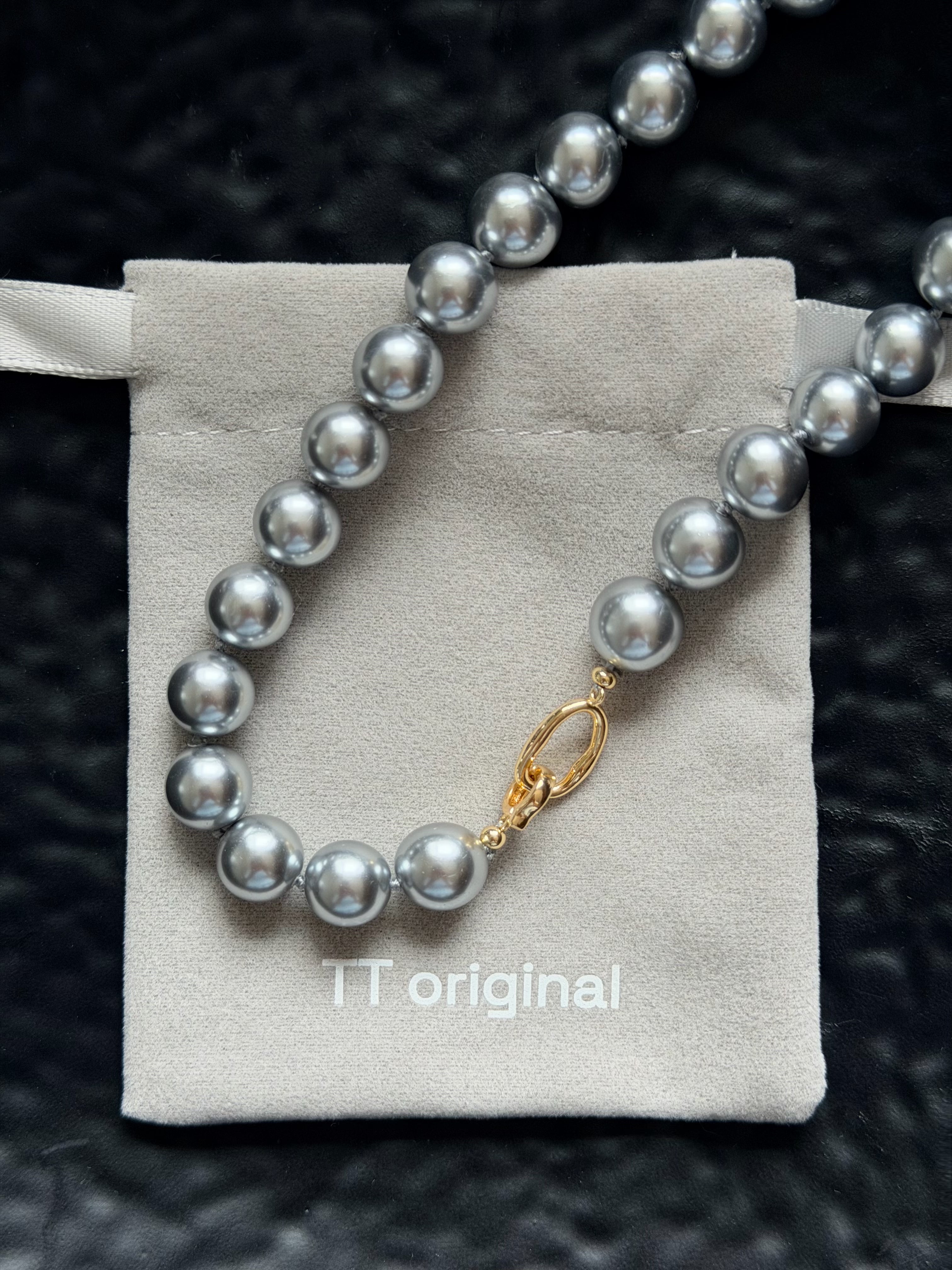 TT original-necklace-Silver-grey mother-of-pearl necklace | Timeless women's pearl jewelry, suitable for both work and evening occasions.