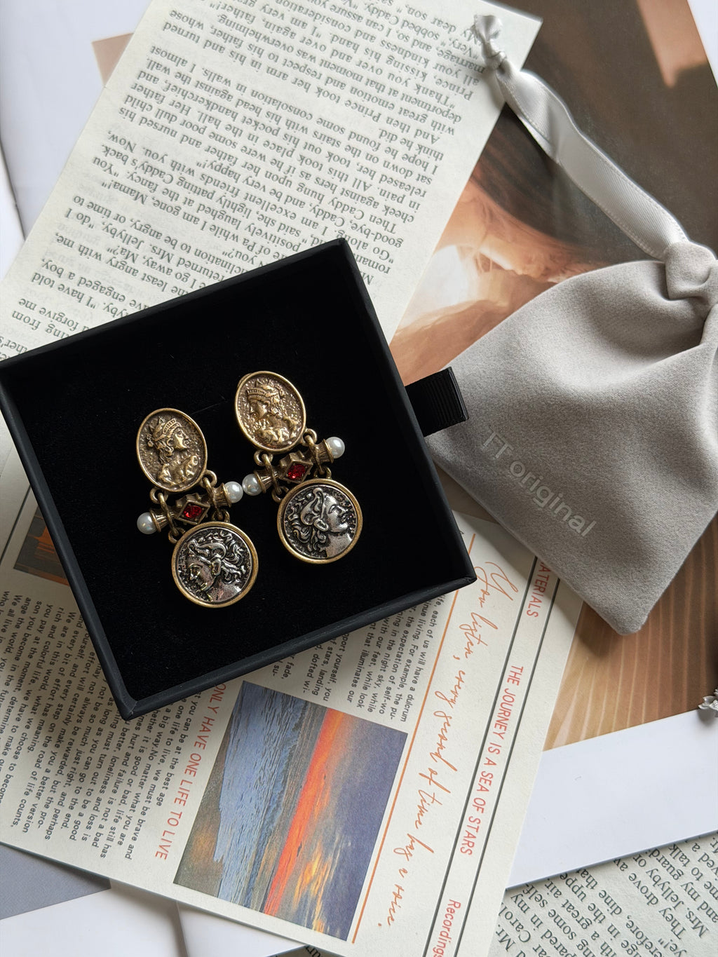 TT original-earring-Court-style earrings | Artistic retro earrings | Niche design | Queen-patterned gold coin earrings | Distressed stud earrings