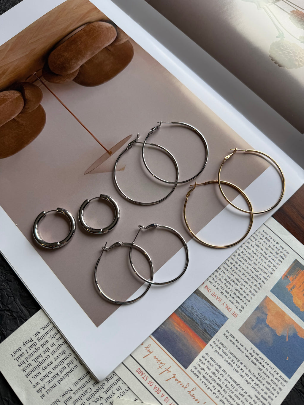 TT original-earring-Lightweight oversized hoop earrings | Gold and silver two-tone | Simple earrings | Suitable for everyday wear