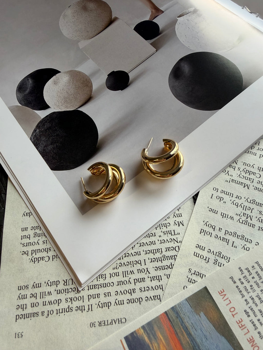 TT original-earring-Women's hoop earrings | Gold-plated chunky statement earrings | Minimalist modern jewelry | 2026 fashion trends